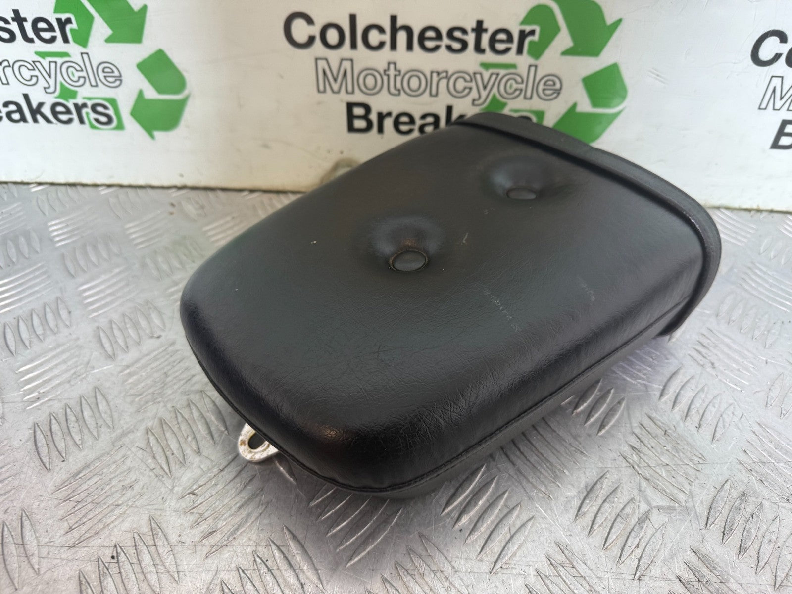 SUZUKI GZ125 GZ 125 MARAUDER REAR PILLION SEAT YEAR 1998-2005