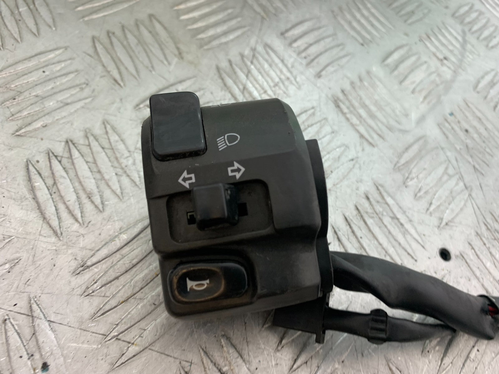 KAWASAKI ZX9R ZX9 R LEFT SWITCH GEAR  YEAR 1998-1999 (CMB1329)