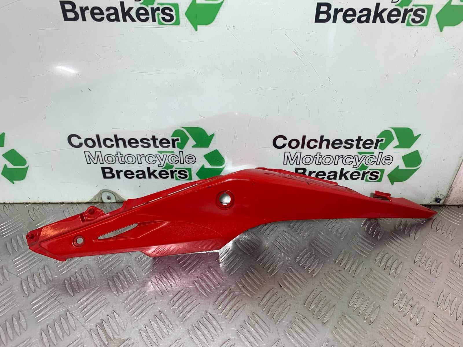 HONDA CBR500R CBR 500 R RIGHT SEAT PANEL  YEAR 2012-16 (CMB1151)