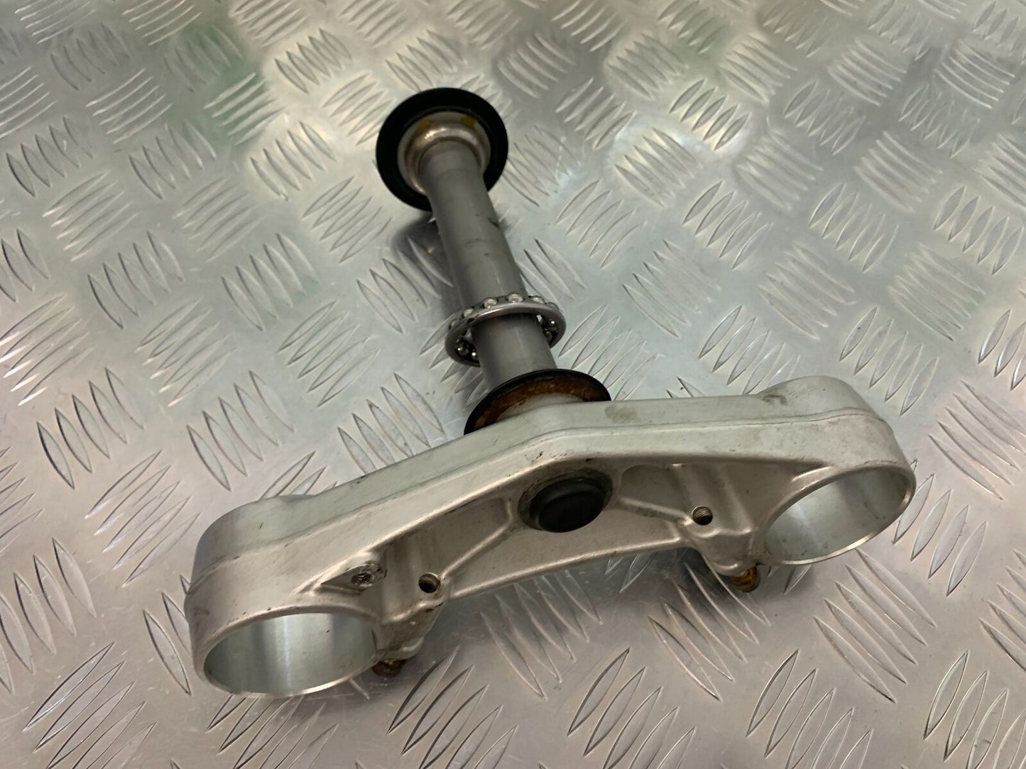 TRIUMPH TIGER 800 XCA BOTTOM YOKE   YEAR 2015-2017 (STOCK 940)