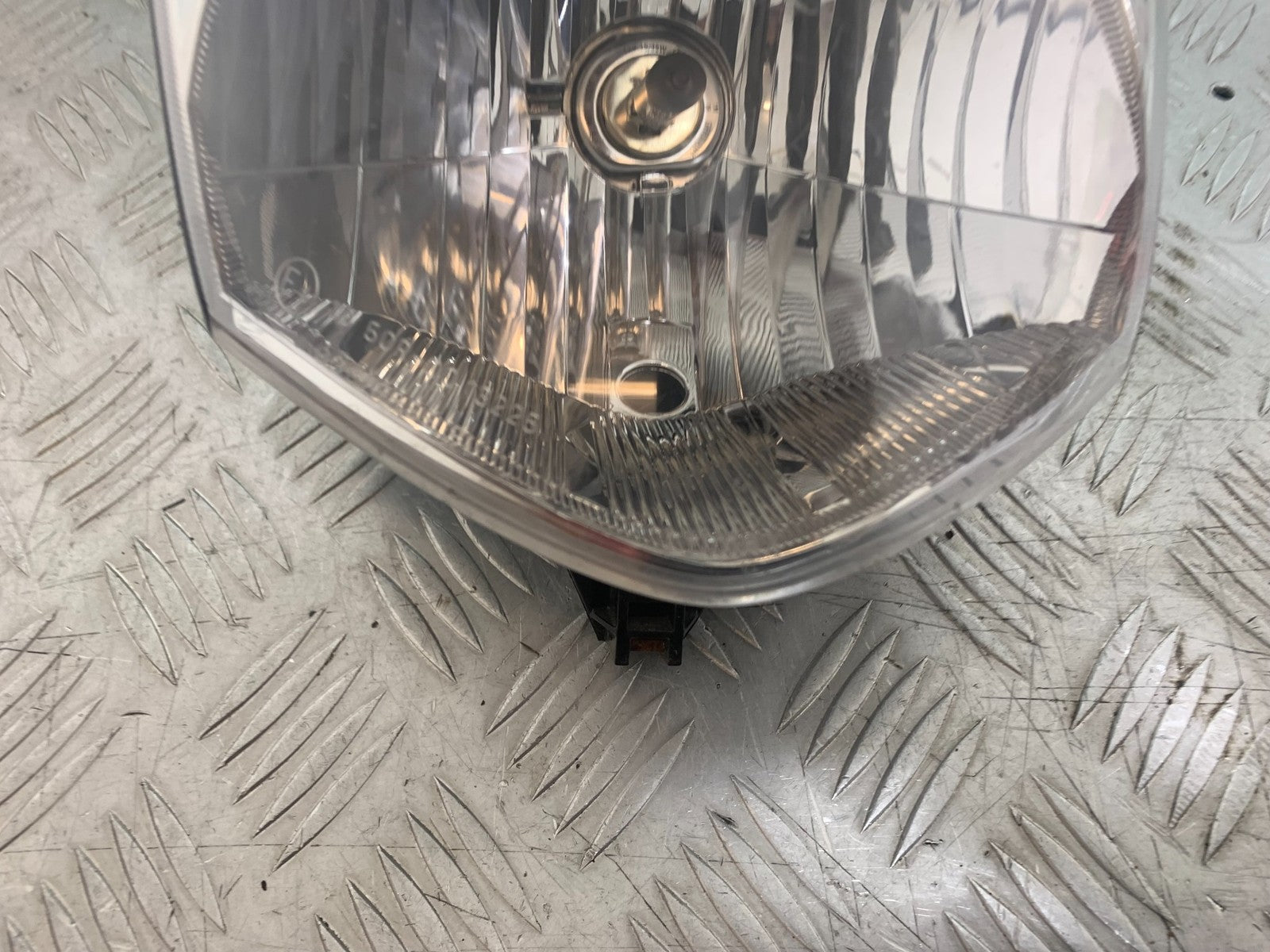 HONDA CBF125 CBF 125 HEADLIGHT   YEAR 2009-14  (CMB1172)