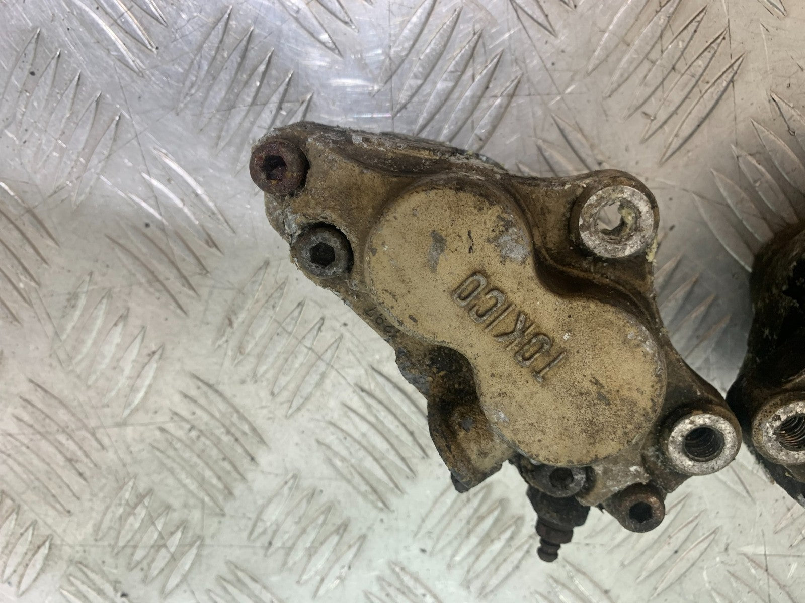 KAWASAKI ZX6R ZX6 F FRONT BRAKE CALIPERS (SOLD AS PART)  YEAR 1995-1997(CMB1169)