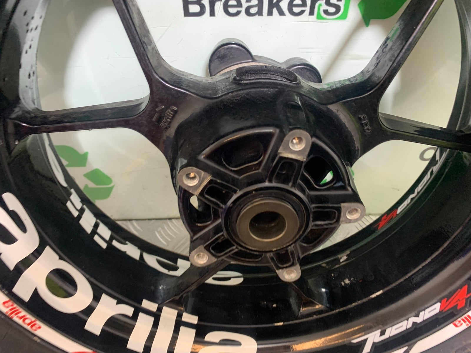 APRILIA TUONO 1000 V4 REAR WHEEL  YEAR 2013-2014 (CMB1239)