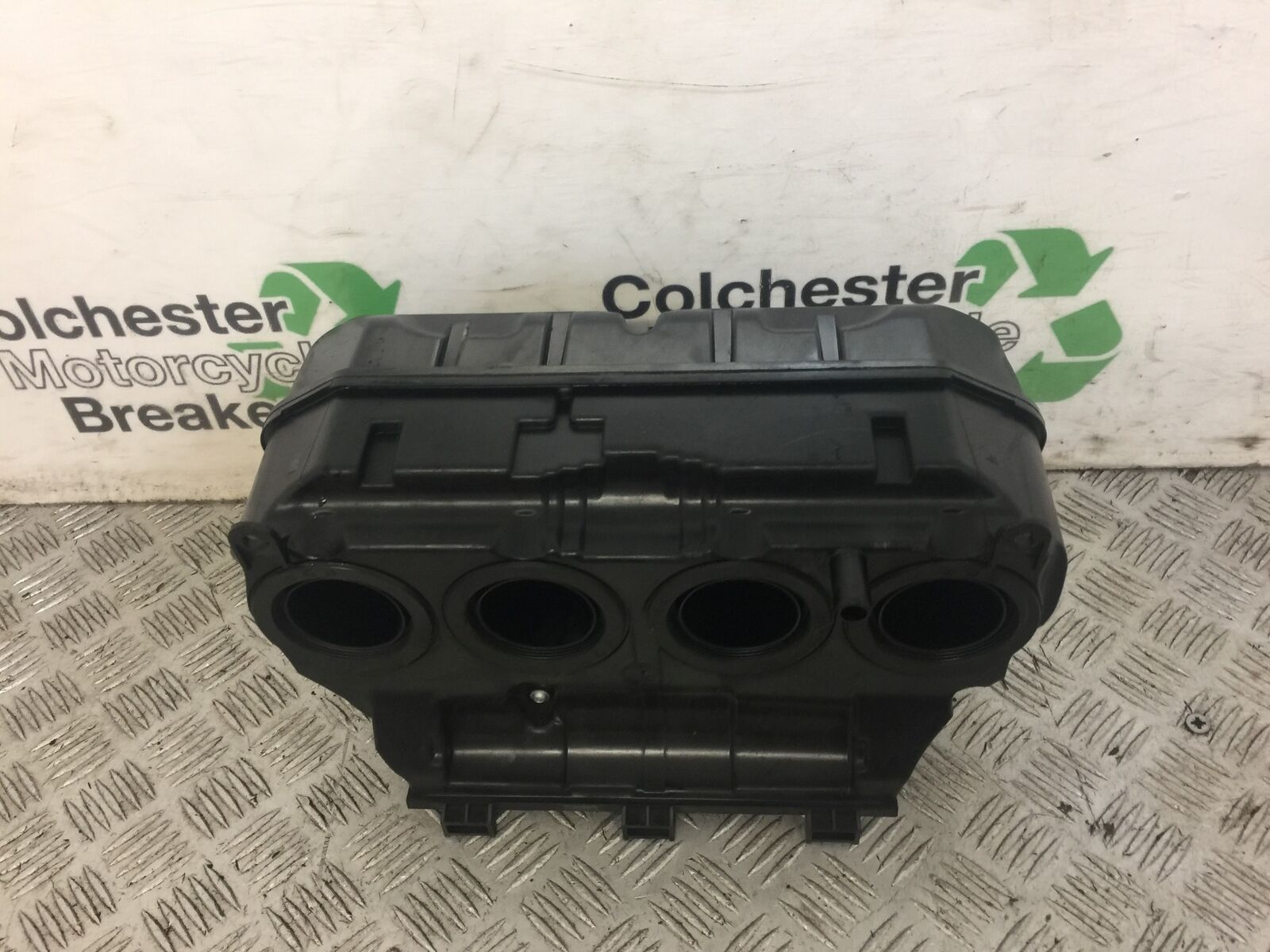 BMW S1000 R AIR BOX   YEAR 2018  (STOCK 645)