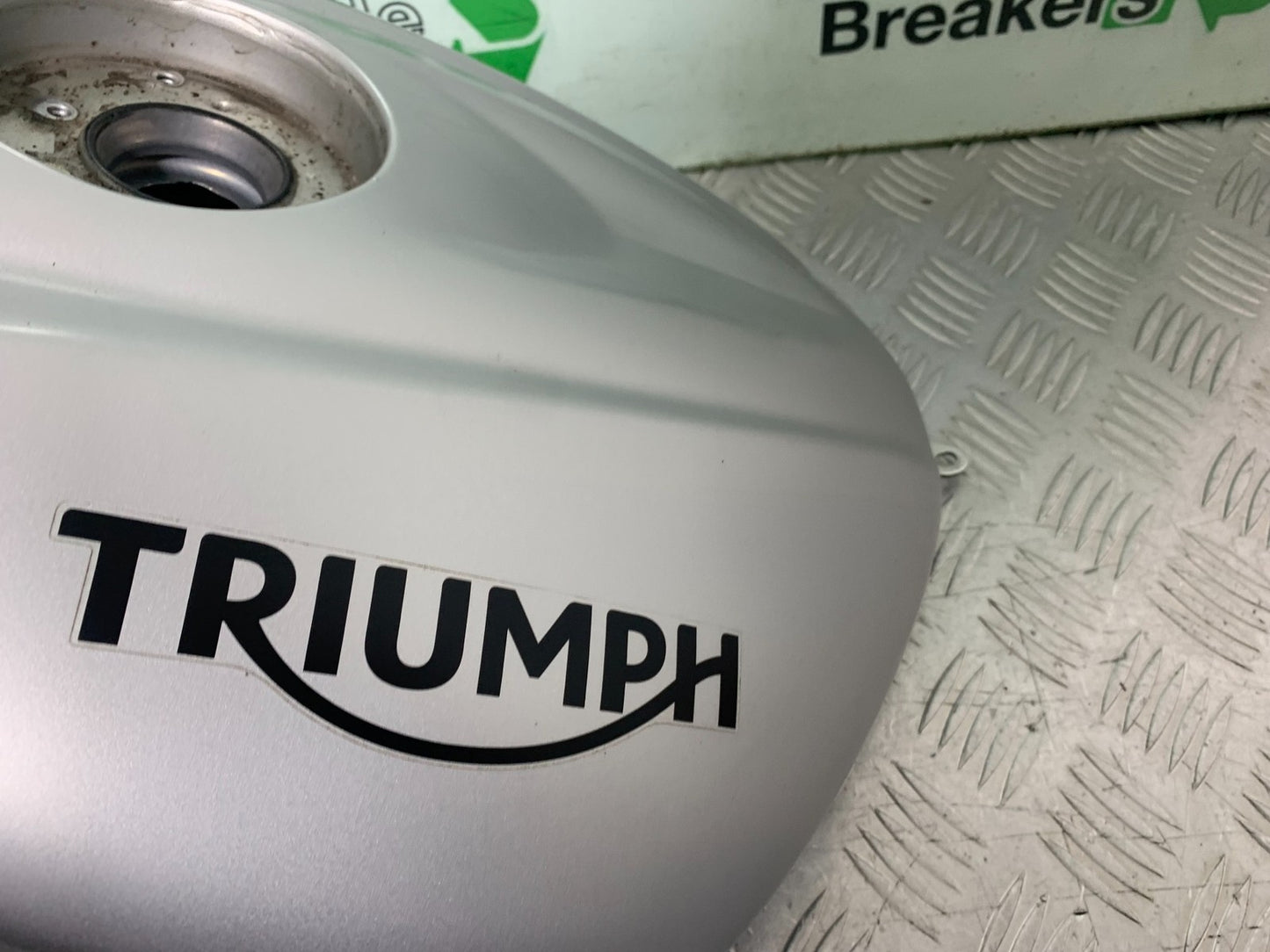 TRIUMPH 675 STREET TRIPLE RX PETROL TANK    2015- 2017 (CMB1299)