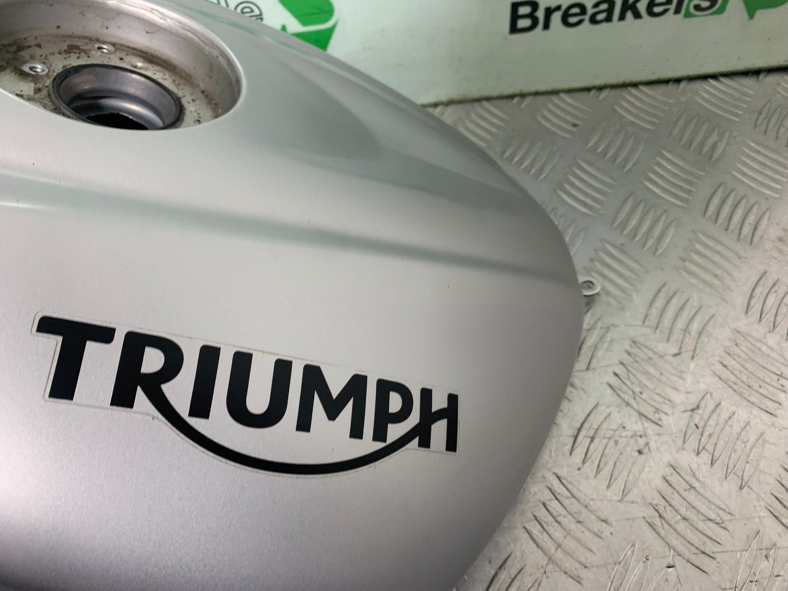 TRIUMPH 675 STREET TRIPLE RX PETROL TANK    2015- 2017 (CMB1299)