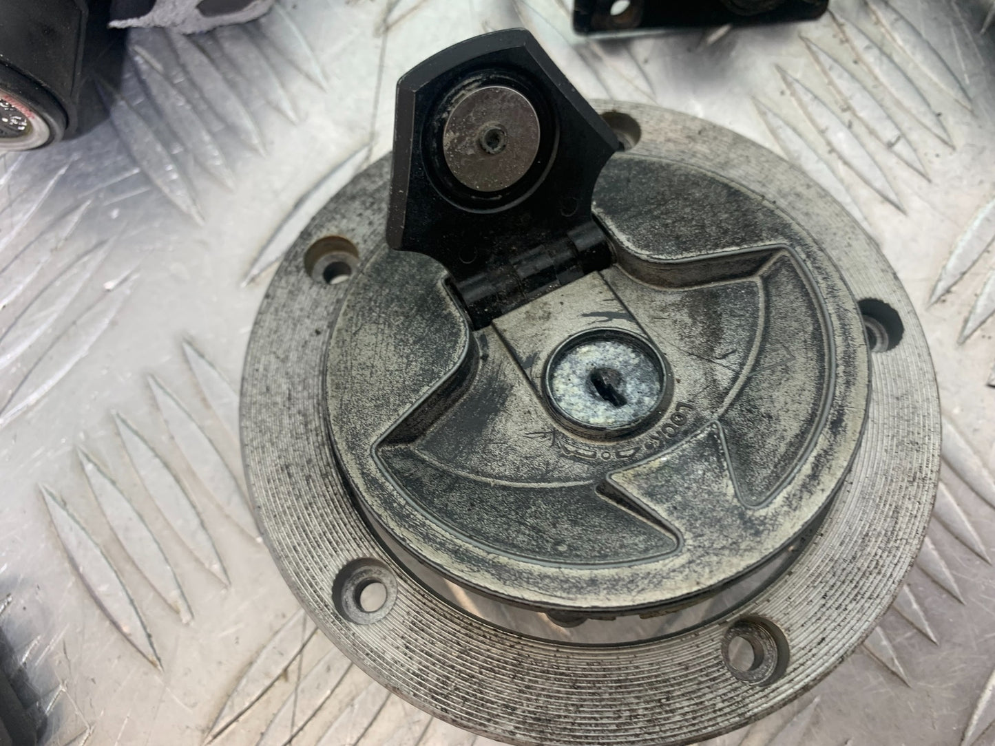 KAWASAKI ZX6R ECU LOCKS 2 KEYS YEAR 2009-2012 (CMB1136)