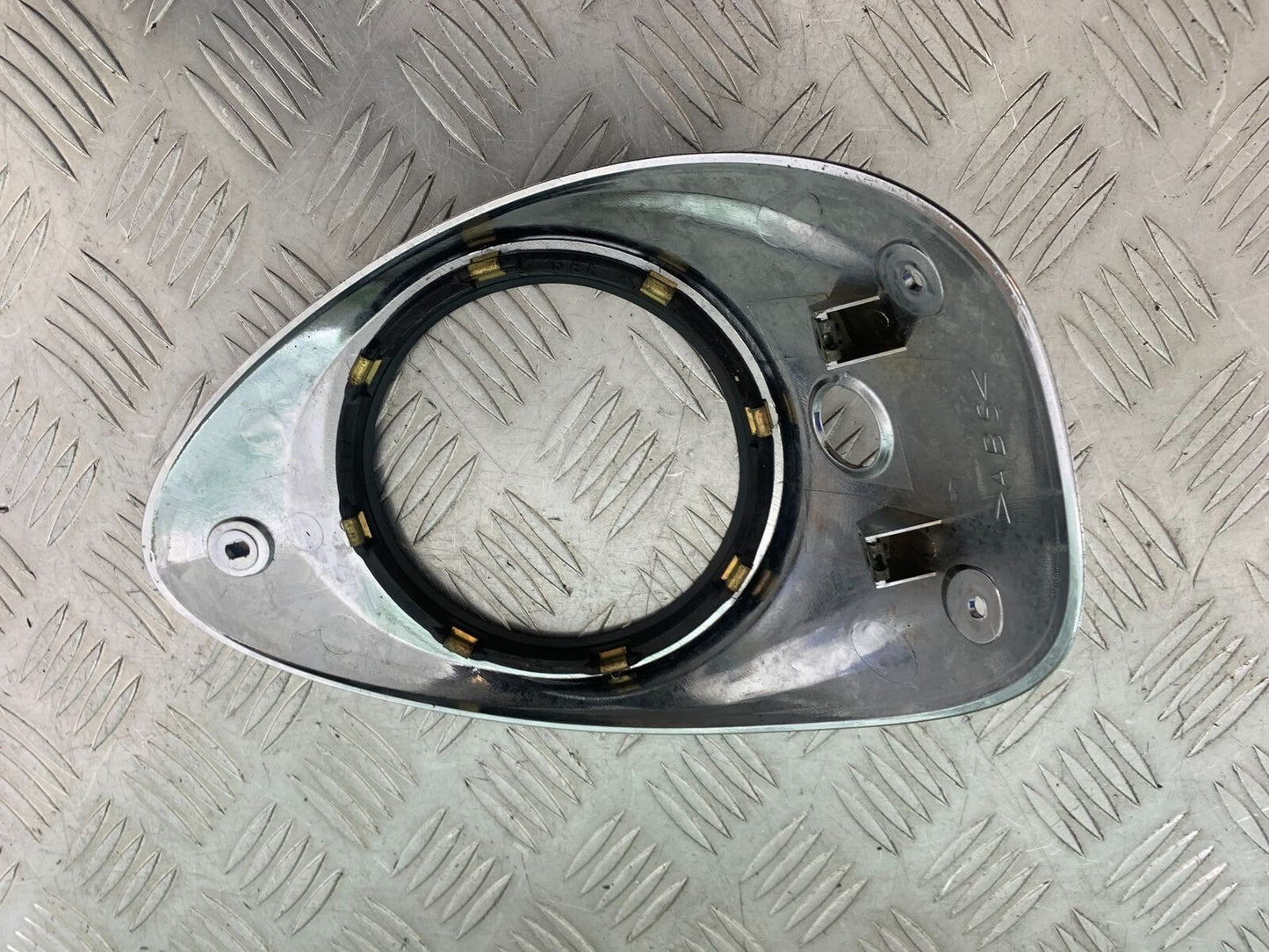 YAMAHA XVS 1100 DRAGSTAR CLOCK SURROUND YEAR 2000-2007 (CMB1108)