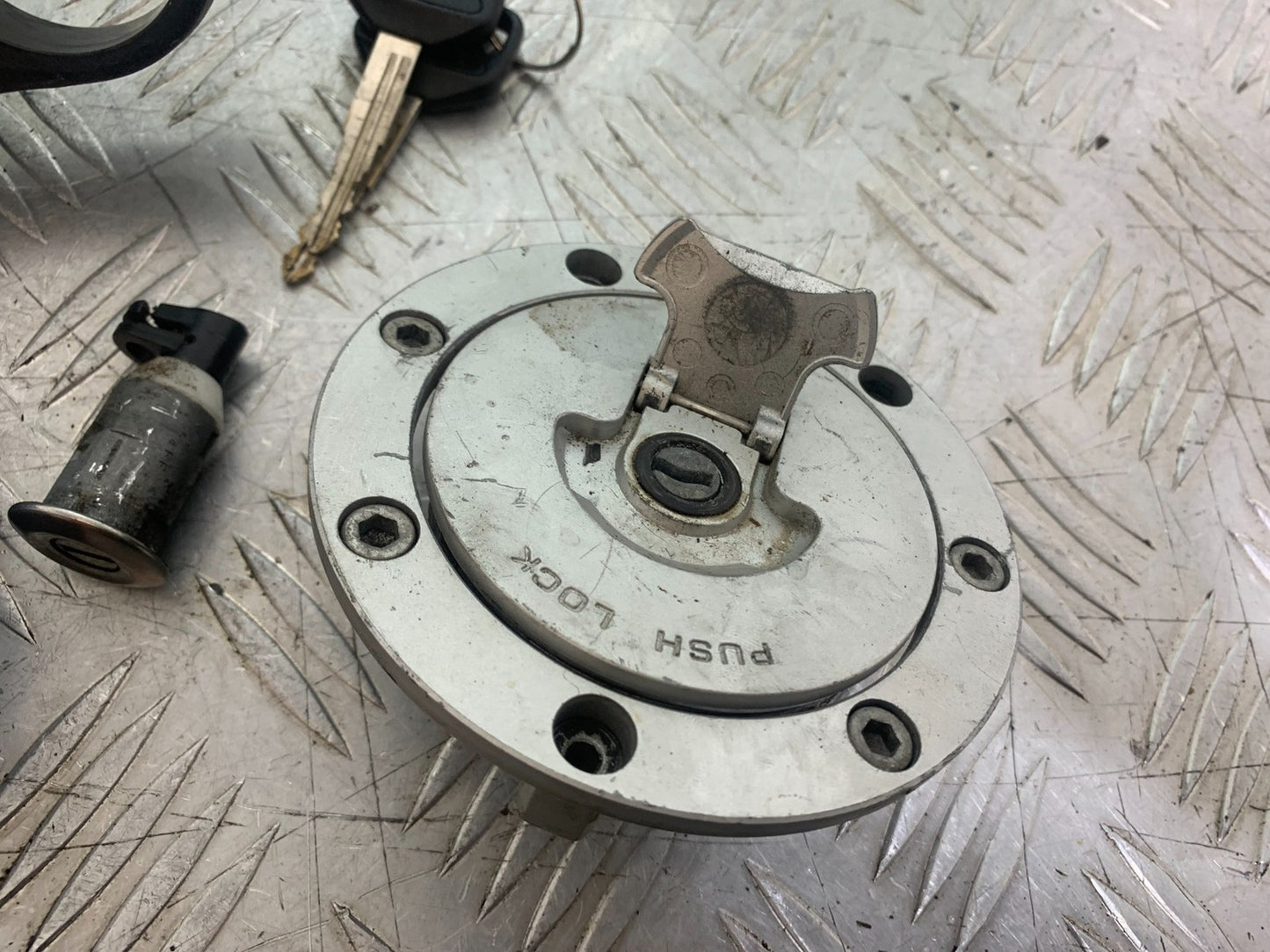 HONDA CBR600 CBR 600 RR ECU LOCKS KEYS   YEAR 2003-2004 CMB1173)