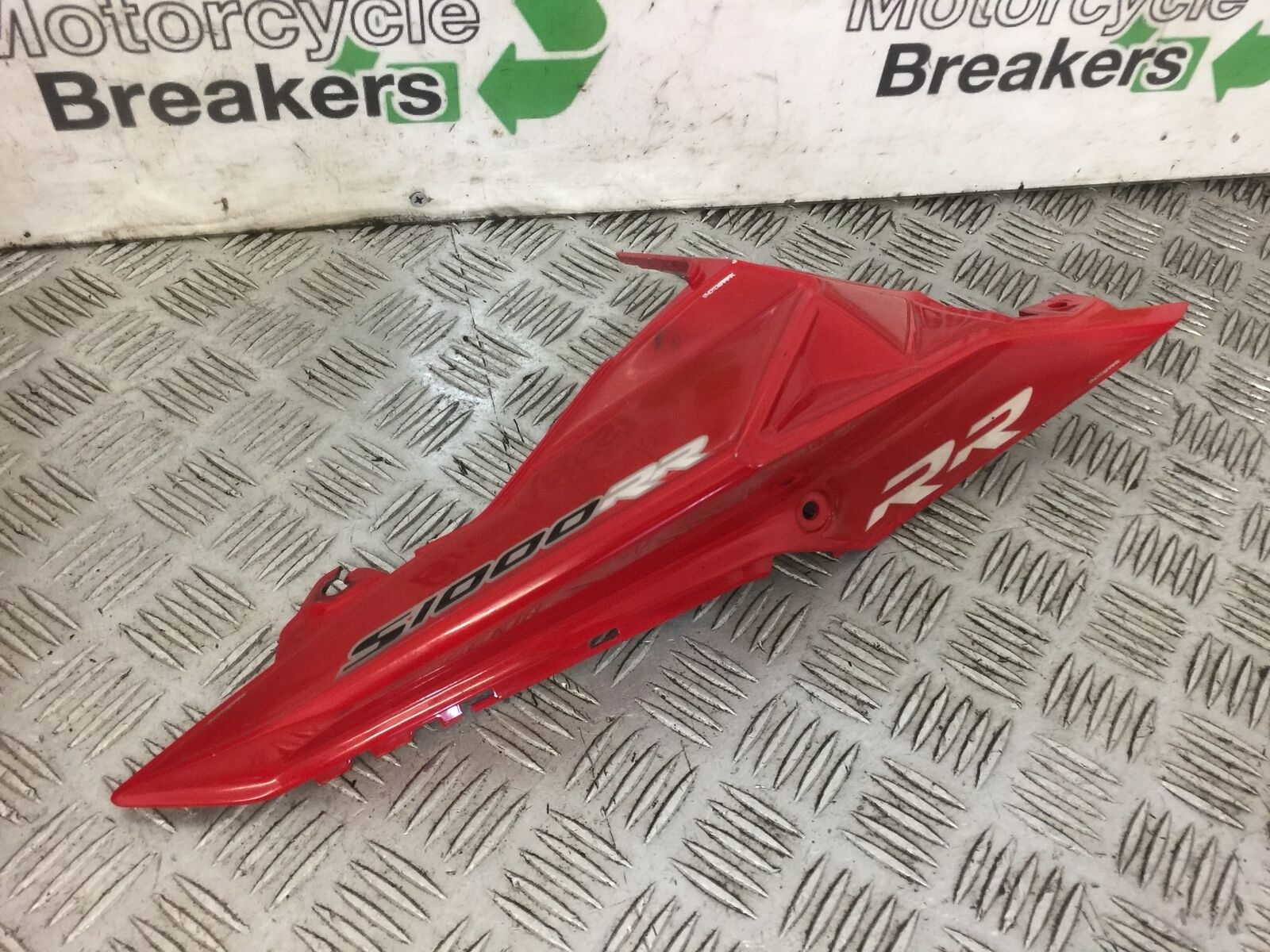 BMW S1000 RR RIGHT SEAT SIDE PANEL YEAR 2015 STOCK (476)