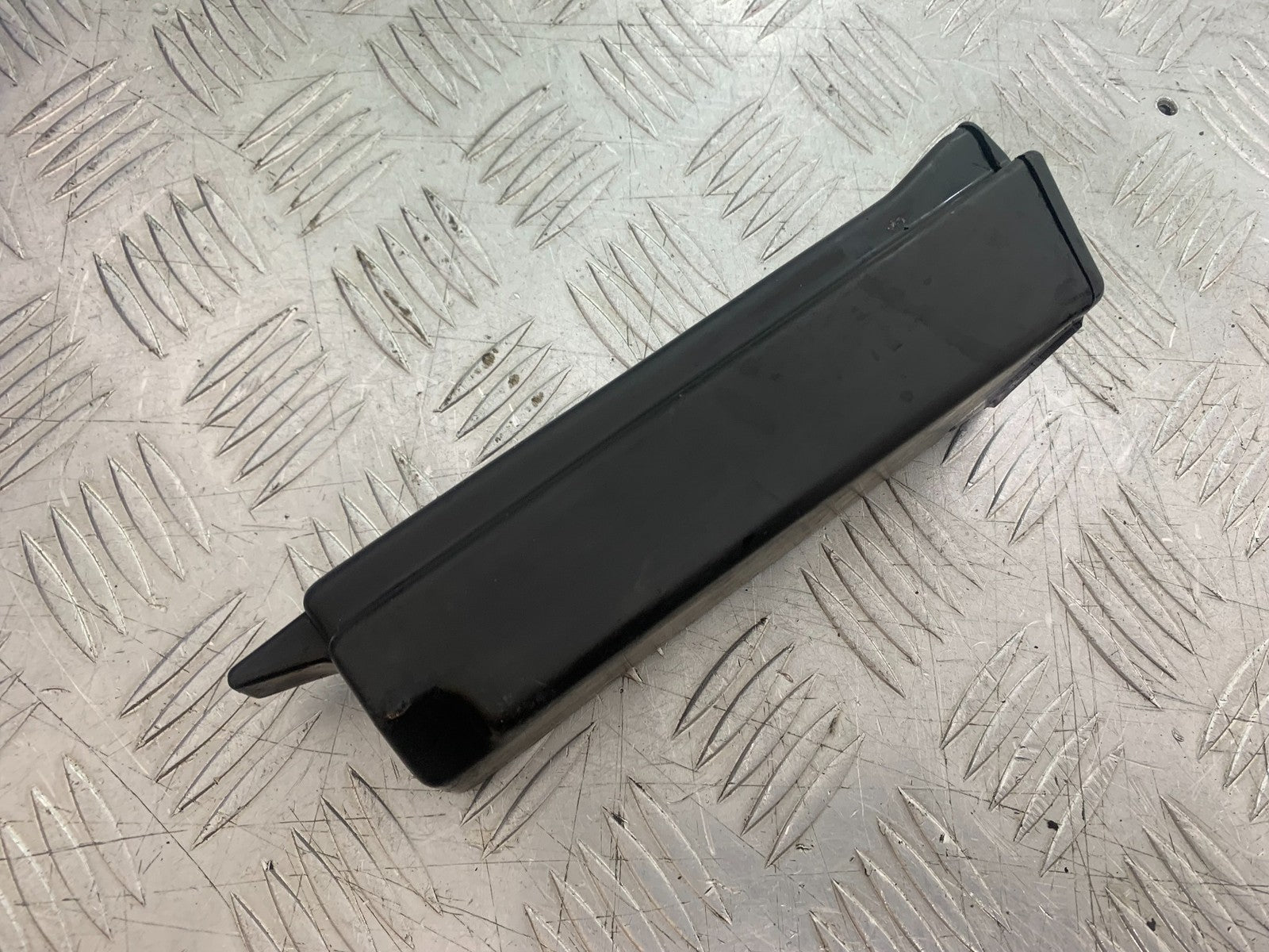 KAWASAKI GPZ600 GPZ 600 STORAGE BOX  YEAR 1988-90 (CMB1258)