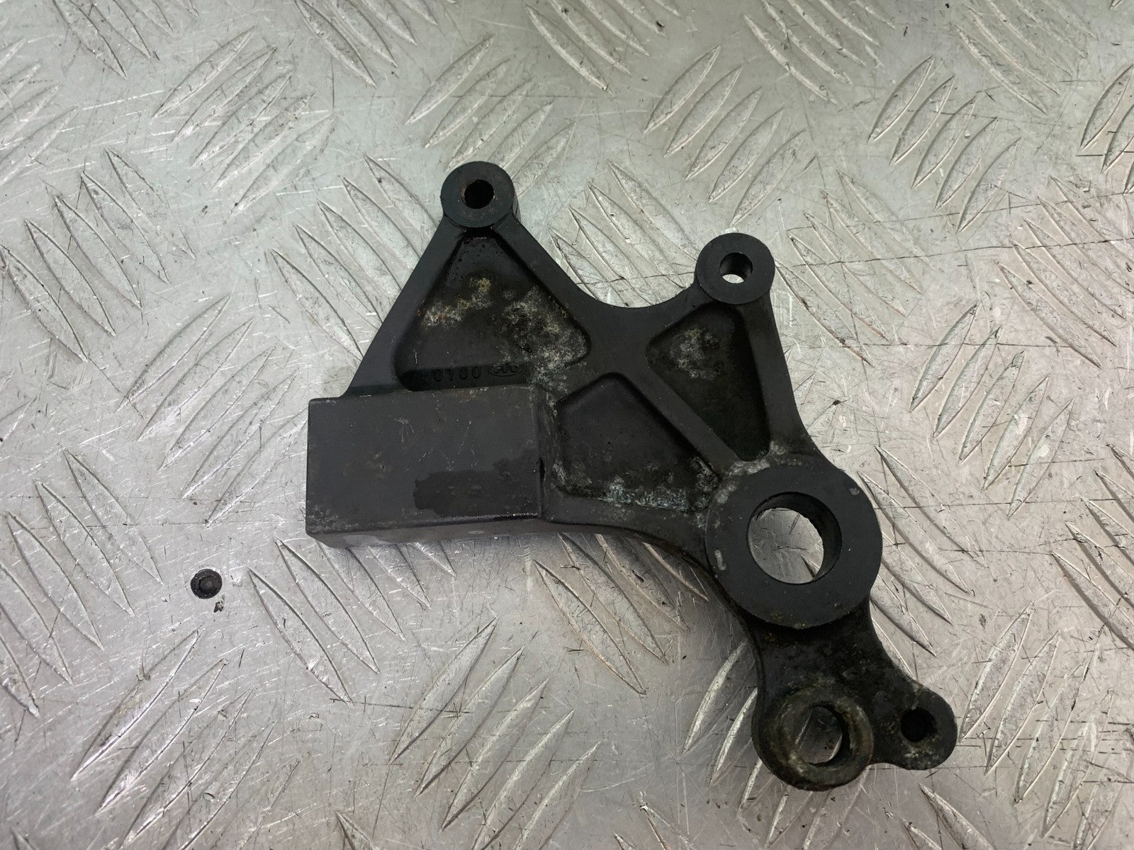 KAWASAKI 650 VERSYS REAR CALIPER BRACKET YEAR 2015-2018 (CMB1288)