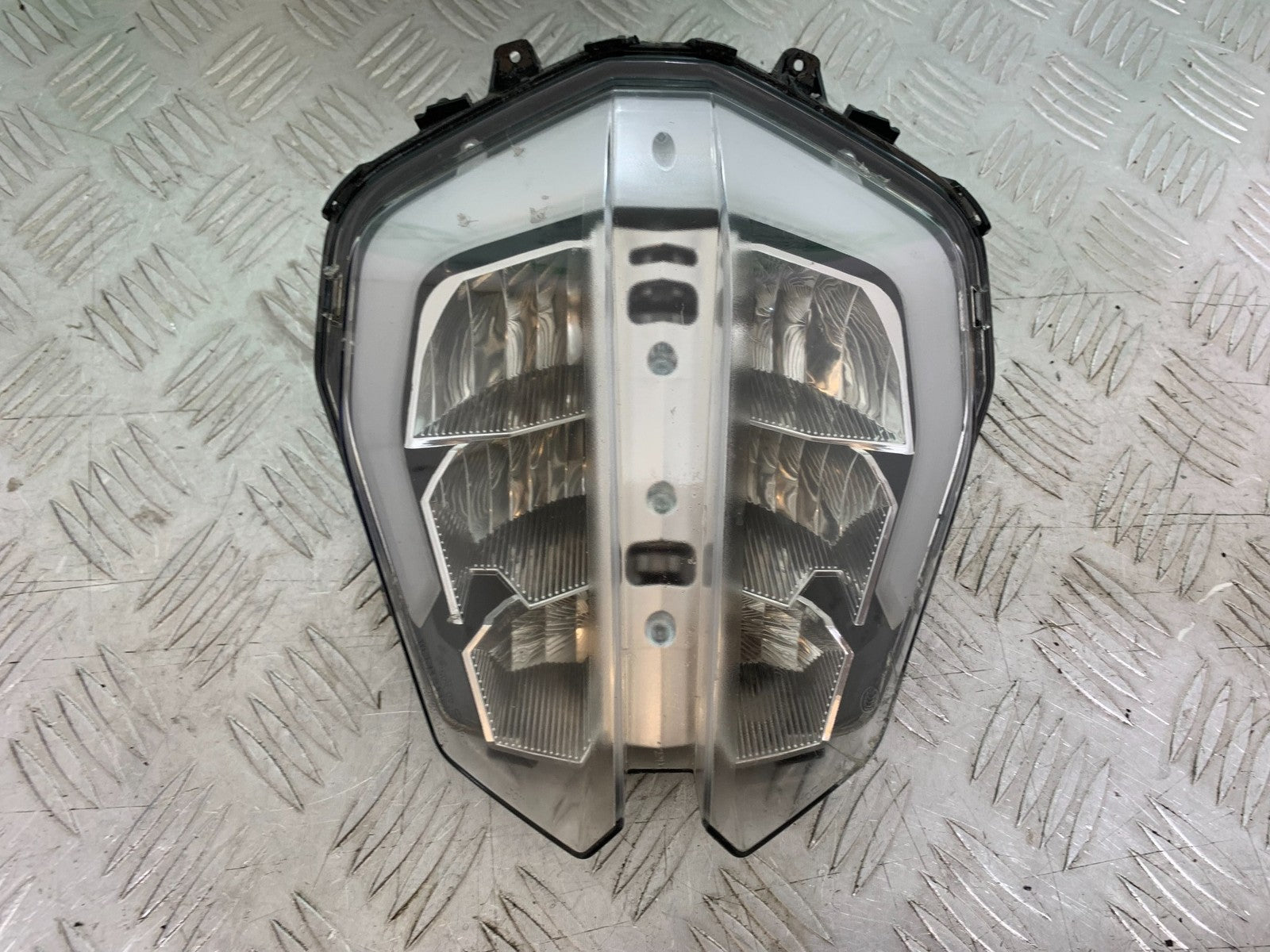 KTM 125 DUKE HEADLIGHT (DAMAGED)  YEAR 2018-2023 (CMB1185)