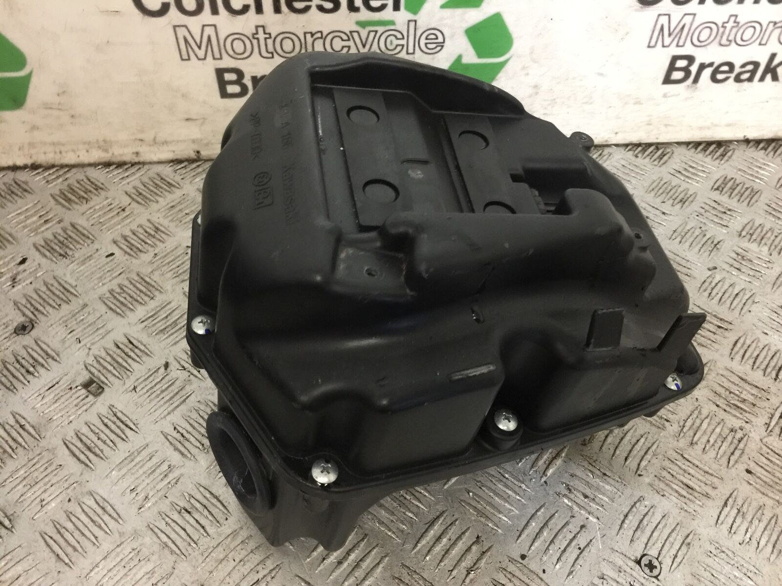 KAWASAKI VN 650 VULCAN AIRBOX    YEAR 2017-2021 (STOCK 811)