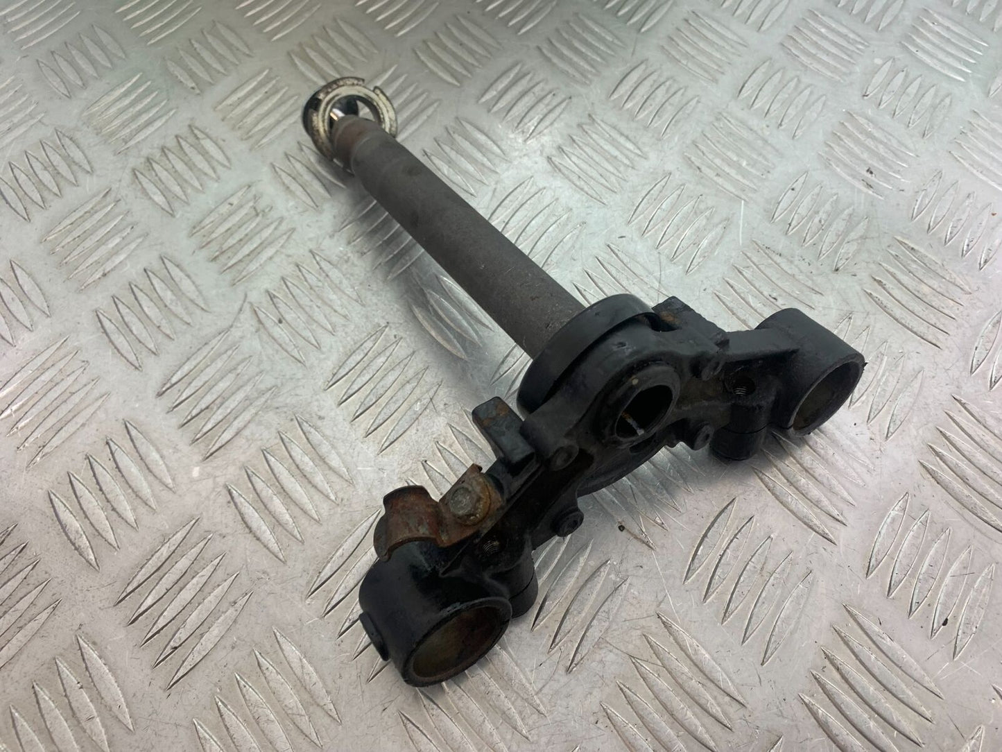 HERALD CLASSIC 125 BOTTOM YOKE   YEAR 2014 (CMB1058)
