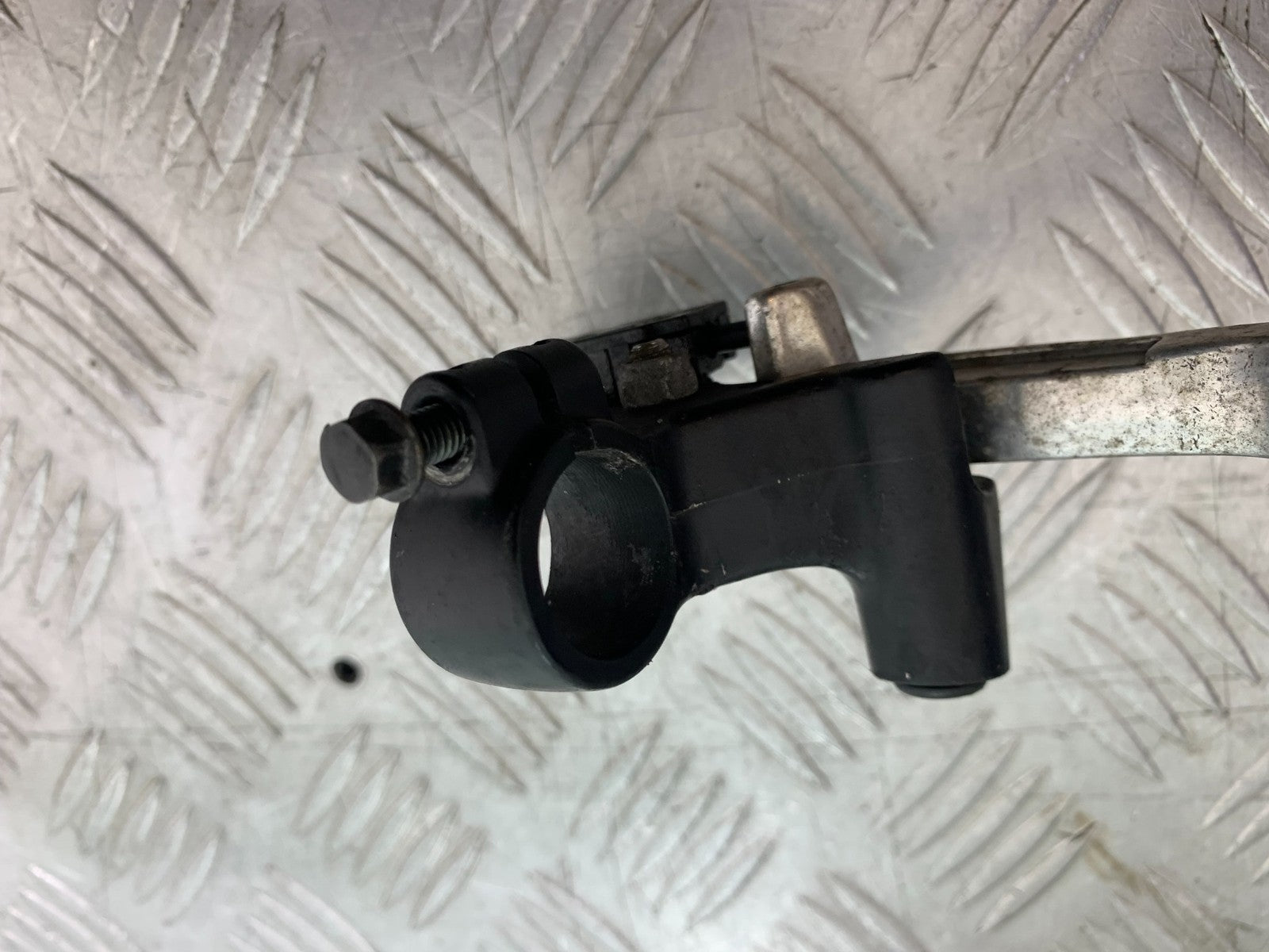 HONDA CBF600 CBF 600 CLUTCH LEVER AND BRACKET   YEAR 2004 -07 (CMB1247)