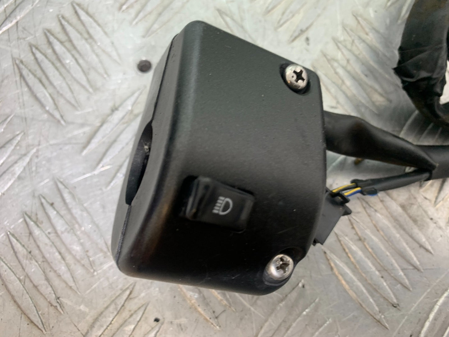YAMAHA XVS 1300 MIDNIGHT STAR LEFT SWITCH GEAR  YEAR 2007-16 (CMB1200)