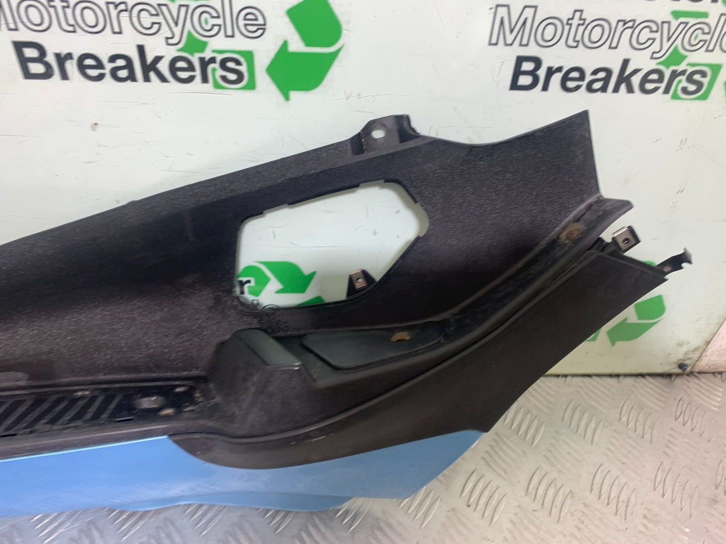 PIAGGIO MP3 250 ie LEFT FOOTBOARD YEAR 2007 (CMB1307)