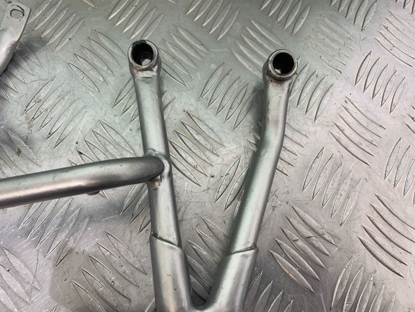 HONDA VFR400 VFR 400 NC21 REAR HANGERS AND PEGS  YEAR 1986-87 (CMB1043)