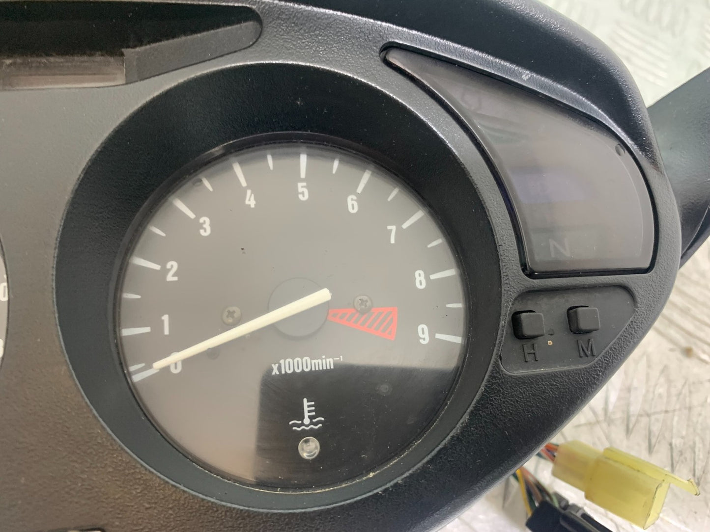 HONDA NT650 V DEAUVILLE CLOCKS SPEEDO DASH  (15,031 MILES)YEAR 1998-01(CMB1320)