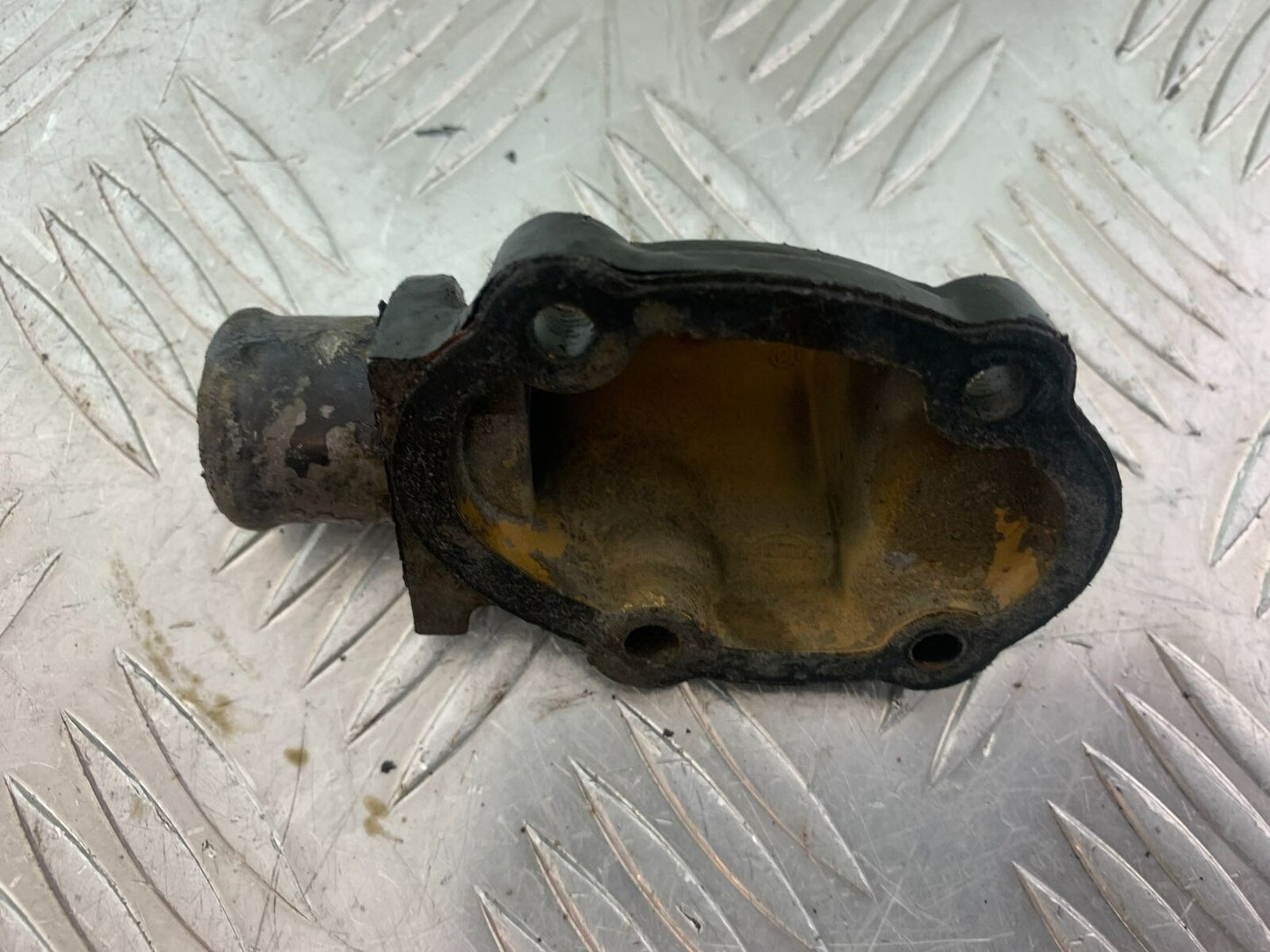 TRIUMPH 955i SPRINT ST ENGINE WATER  COVER   YEAR 1999-2004 (STOCK 735)