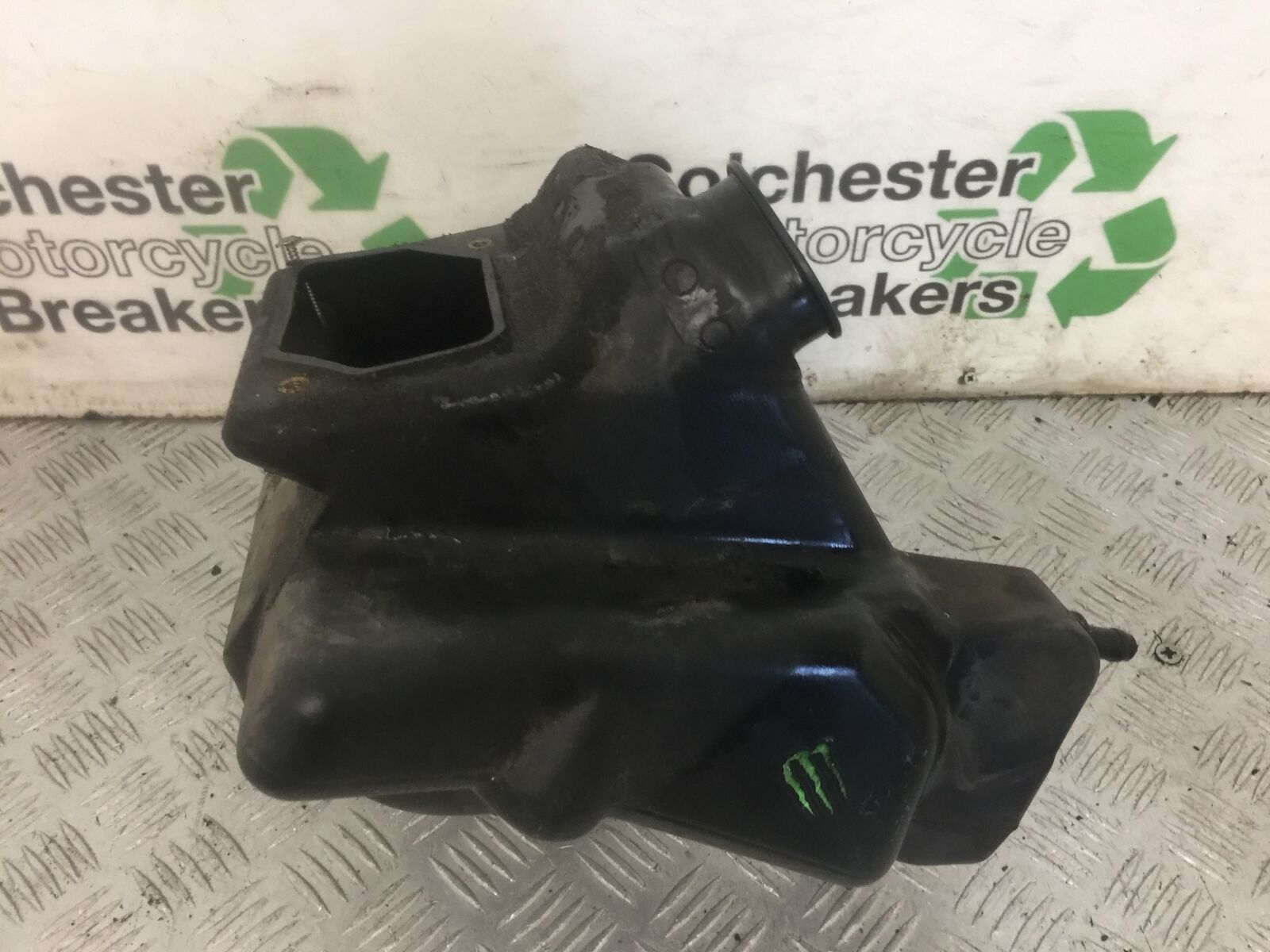 YAMAHA XT125X XT125 X AIRBOX  YEAR 2008  (STOCK 857)