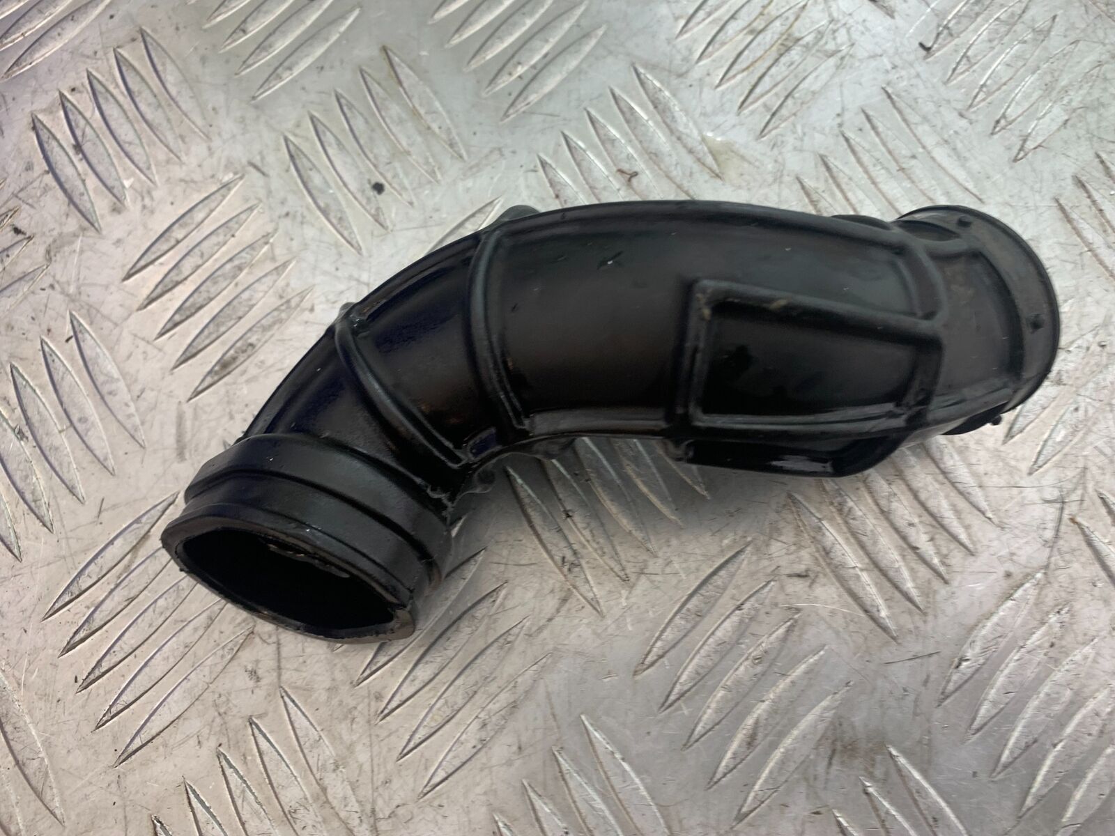 YAMAHA XT125 X XT 125 X AIR BOX TUBE  2005-2011 (CMB1097)