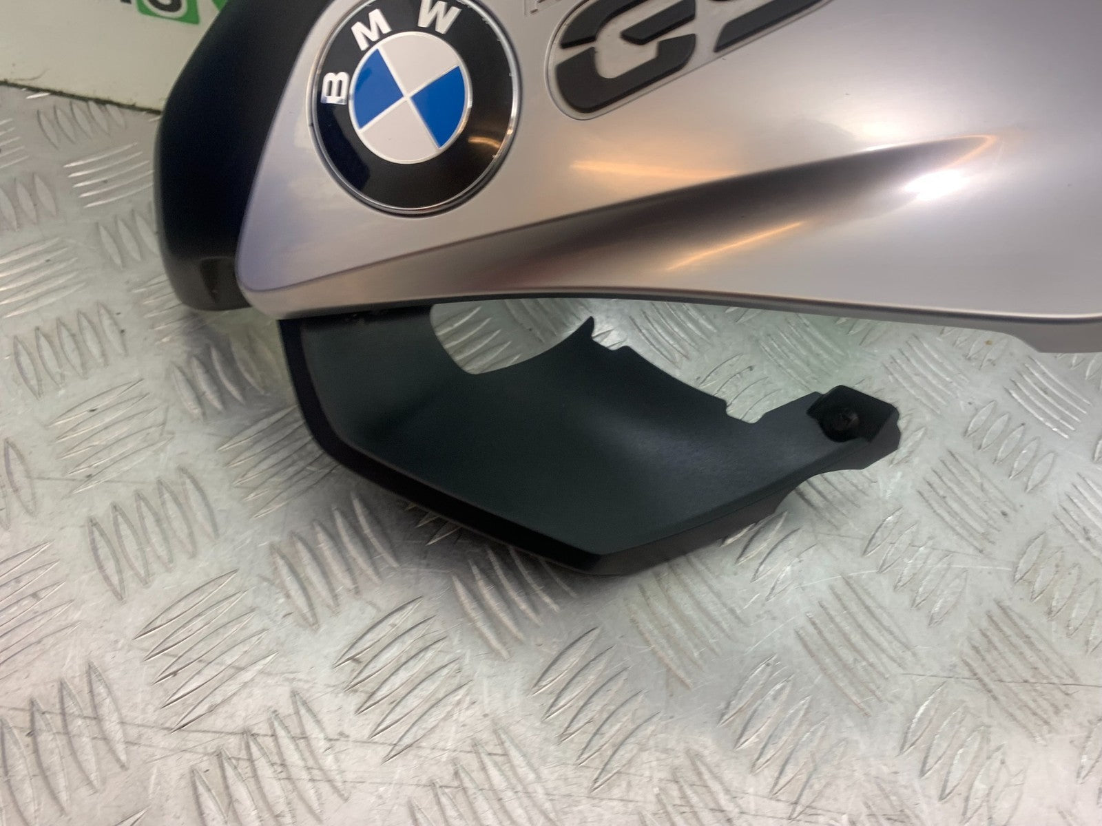 BMW R1200 R 1200 GS RIGHT SIDE FAIRING   YEAR 2013-2016 (CMB1257)