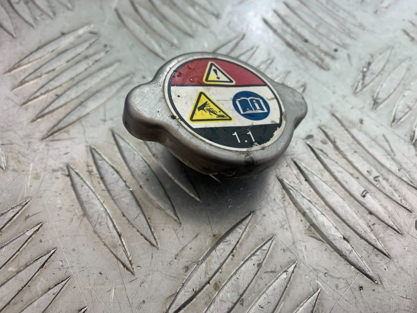 KAWASAKI Z650 ER650 KNFAN RADIATOR CAP   YEAR 2022-2024 (CMB1112)