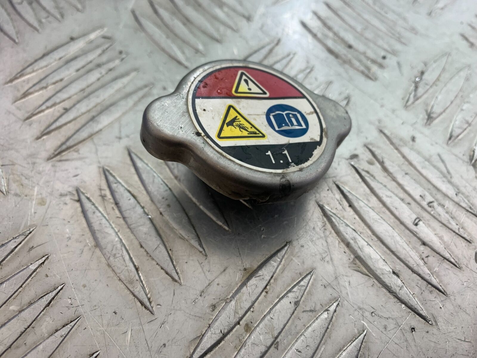 KAWASAKI Z650 ER650 KNFAN RADIATOR CAP   YEAR 2022-2024 (CMB1112)