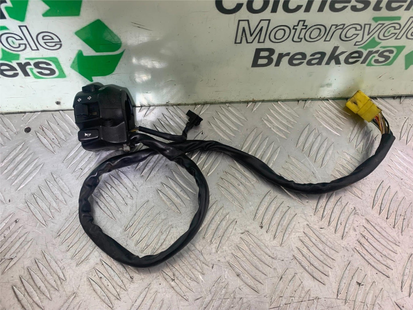 SUZUKI GSX750 INAZUMA LEFT SWITCH GEAR  YEAR 1998-2003 (CMB1308)