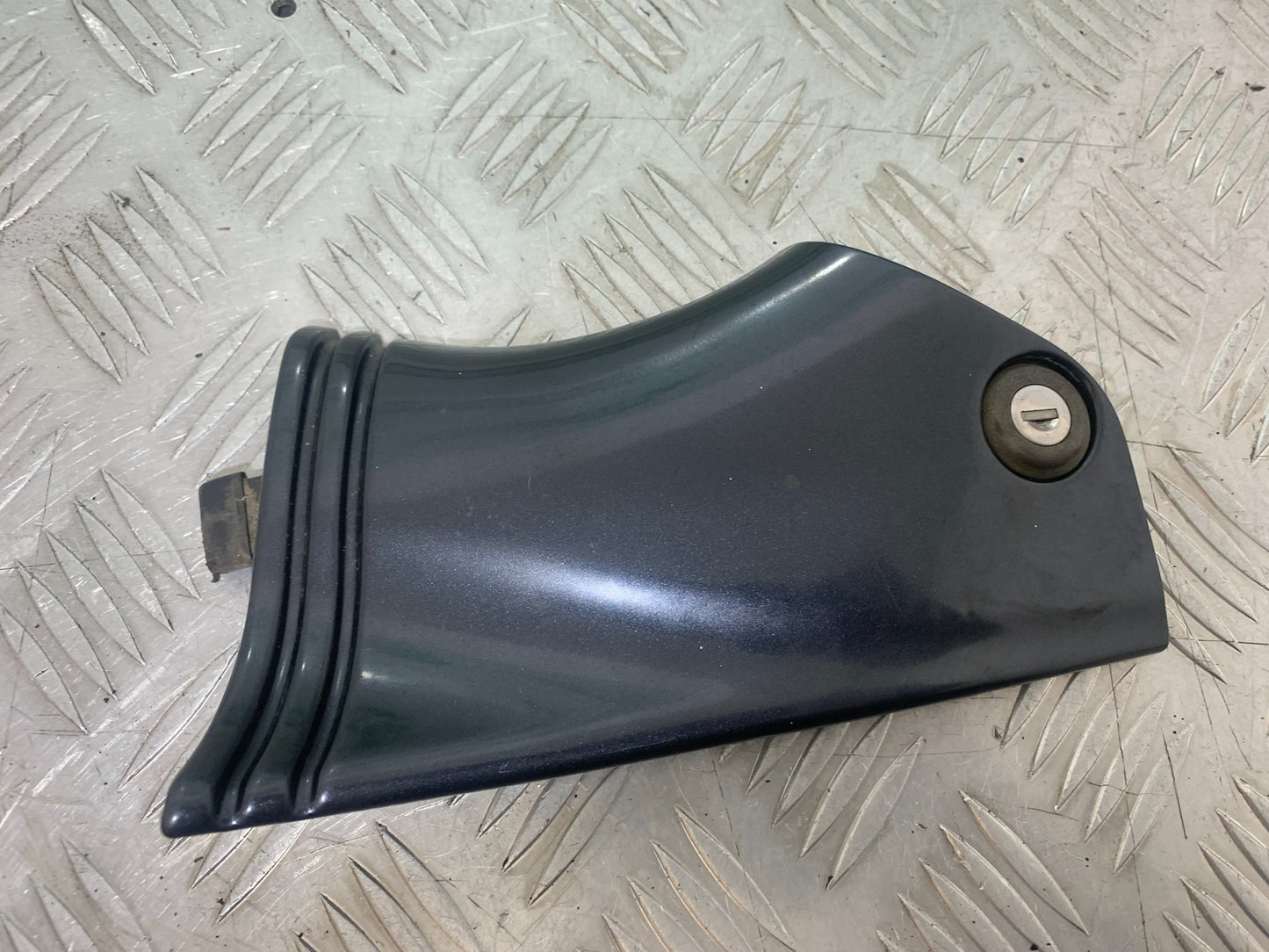 KAWASAKI ZZR1100 D POCKET LID   YEAR 1993-2001 (CMB1164)