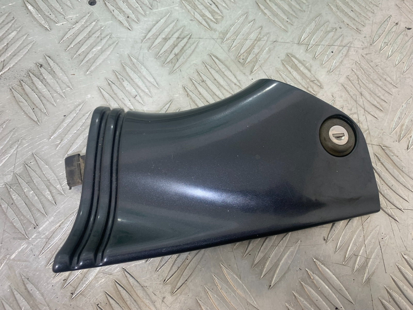 KAWASAKI ZZR1100 D POCKET LID   YEAR 1993-2001 (CMB1164)