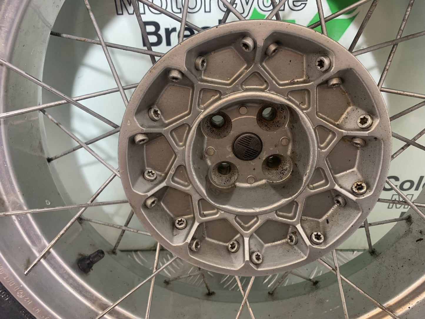 BMW R850 R R850R REAR WHEEL  (NEW TYRE) YEAR 1994-2002 (CMB1170)