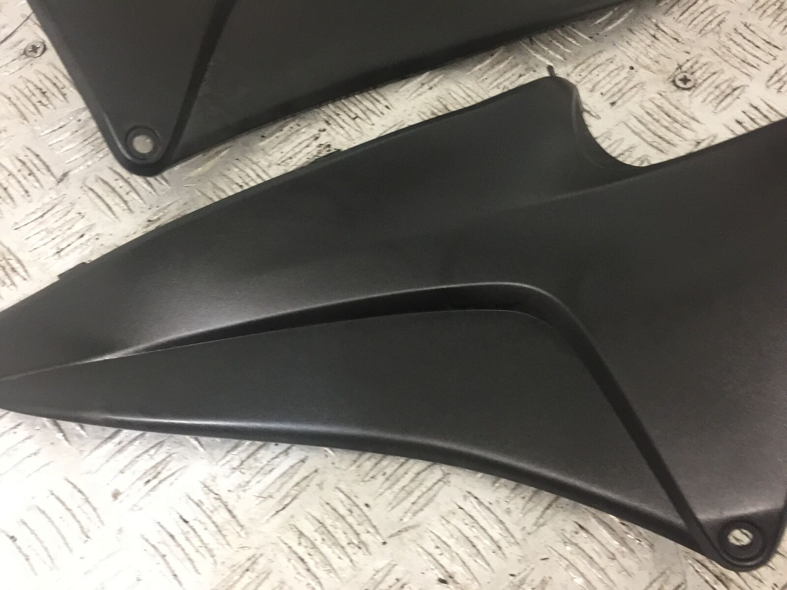 HONDA CBR600 CBR 600 RR LEFT AND RIGHT SIDE INFILLS  YEAR 2009-2012 (STOCK 804)