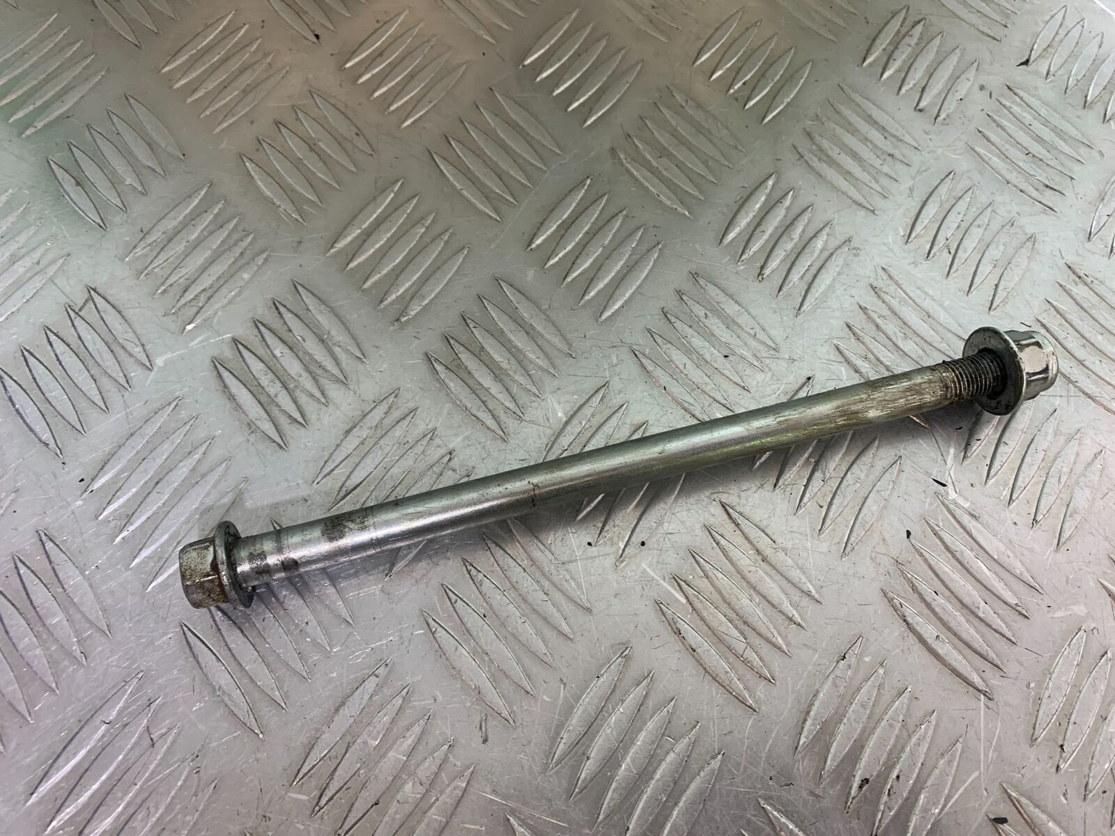 SINNIS TERRAIN 125 SWINGARM SPINDLE  YEAR 2024 (CMB1072)