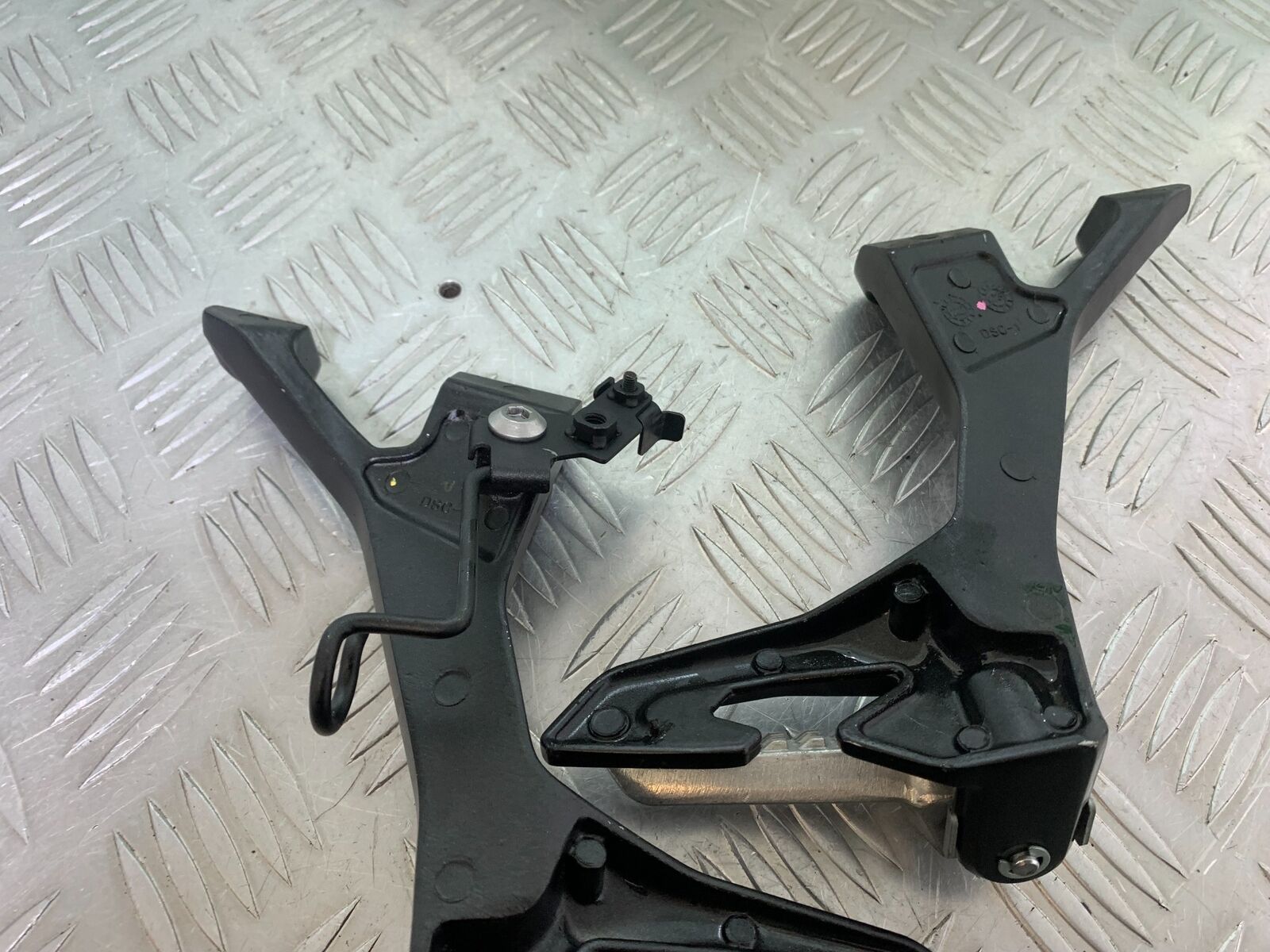 KAWASAKI NINJA 400 EX 400 REAR HANGERS AND PEGS    YEAR 2024 (CMB1075)