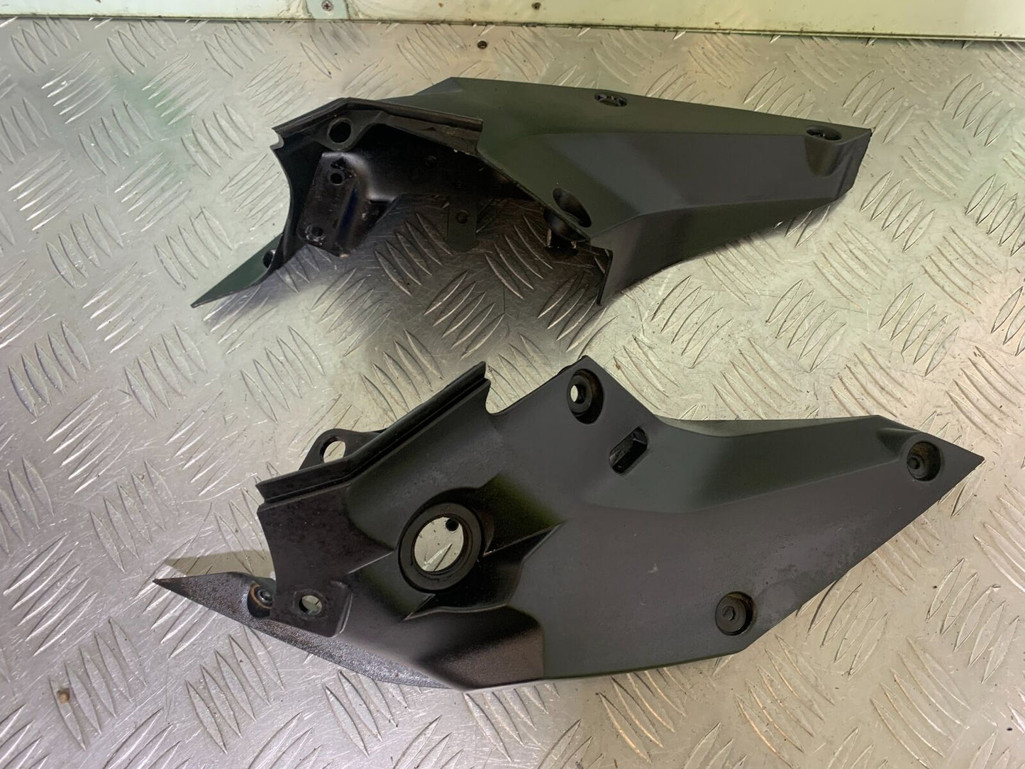 KTM 125 DUKE LEFT AND RIGHT FAIRING INFILLS  YEAR 2018-2023 (CMB1083)