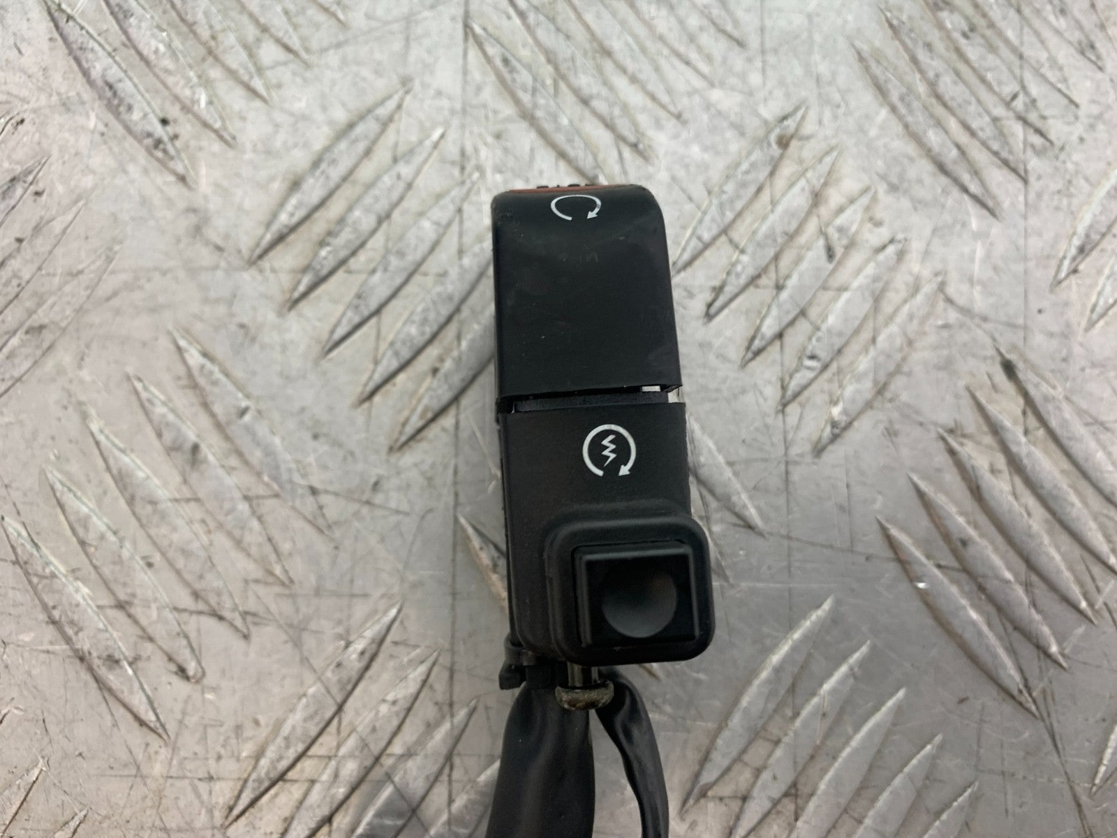 HONDA CBR1000 rr FIREBLADE RIGHT SWITCH GEAR  YEAR 2006 (CMB1220)