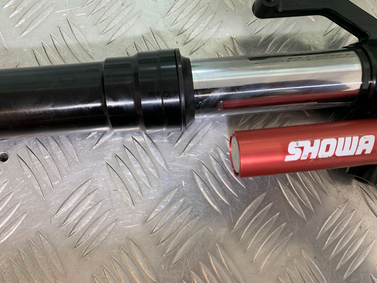 KAWASAKI ZX10R ZX 10R RIGHT FORK (DAMAGED) YEAR 2016-2020 (CMB1015)
