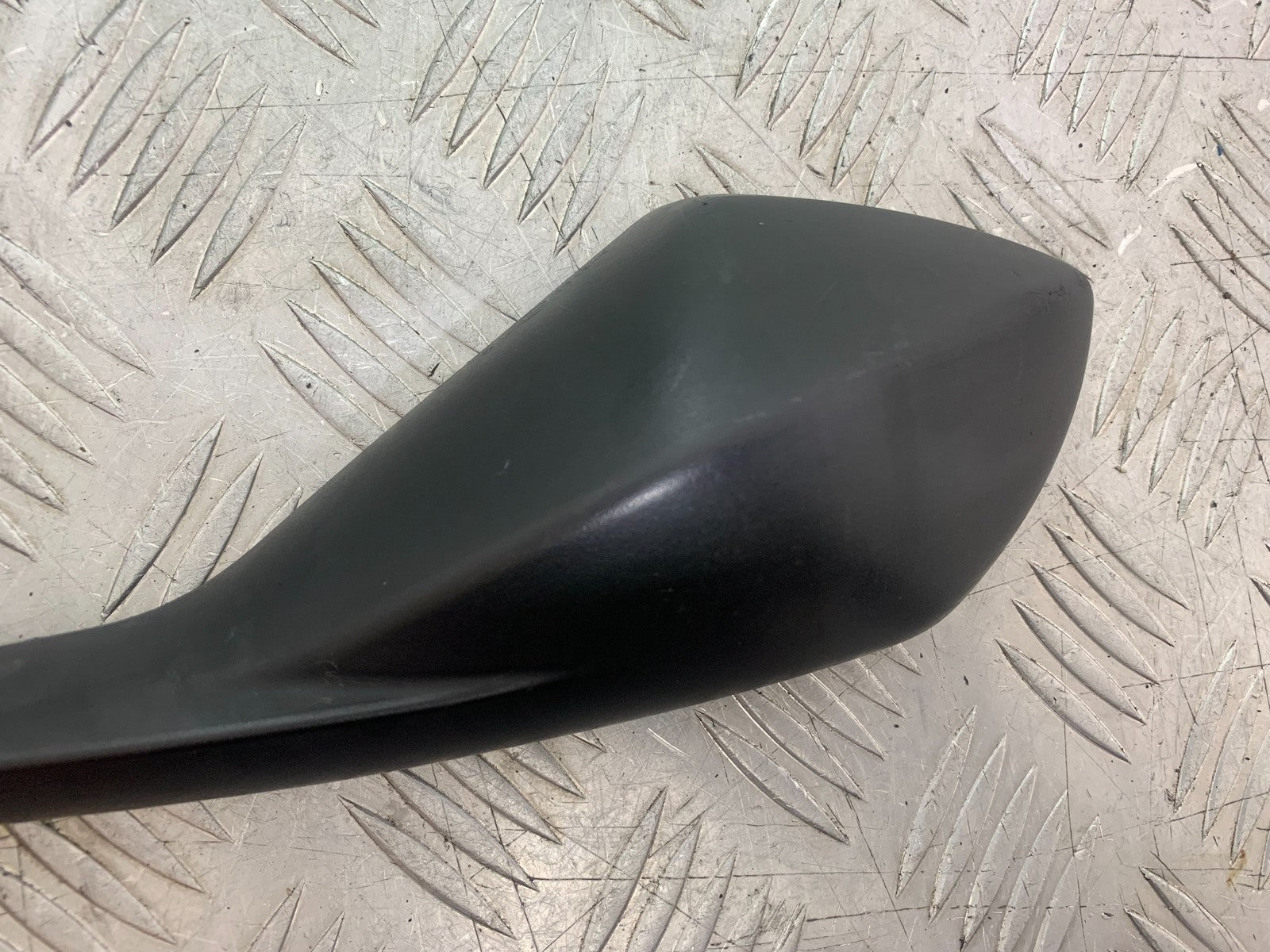 TRIUMPH 675 STREET TRIPLE RIGHT MIRROR  2013-2016 (CMB1186)
