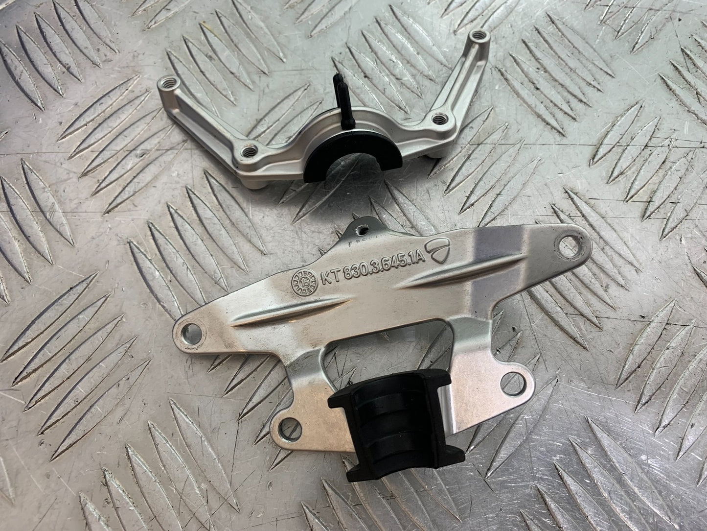 DUCATI 1299 PANIGALE REAR TANK BRACKET  YEAR 2016 (CMB 1187)