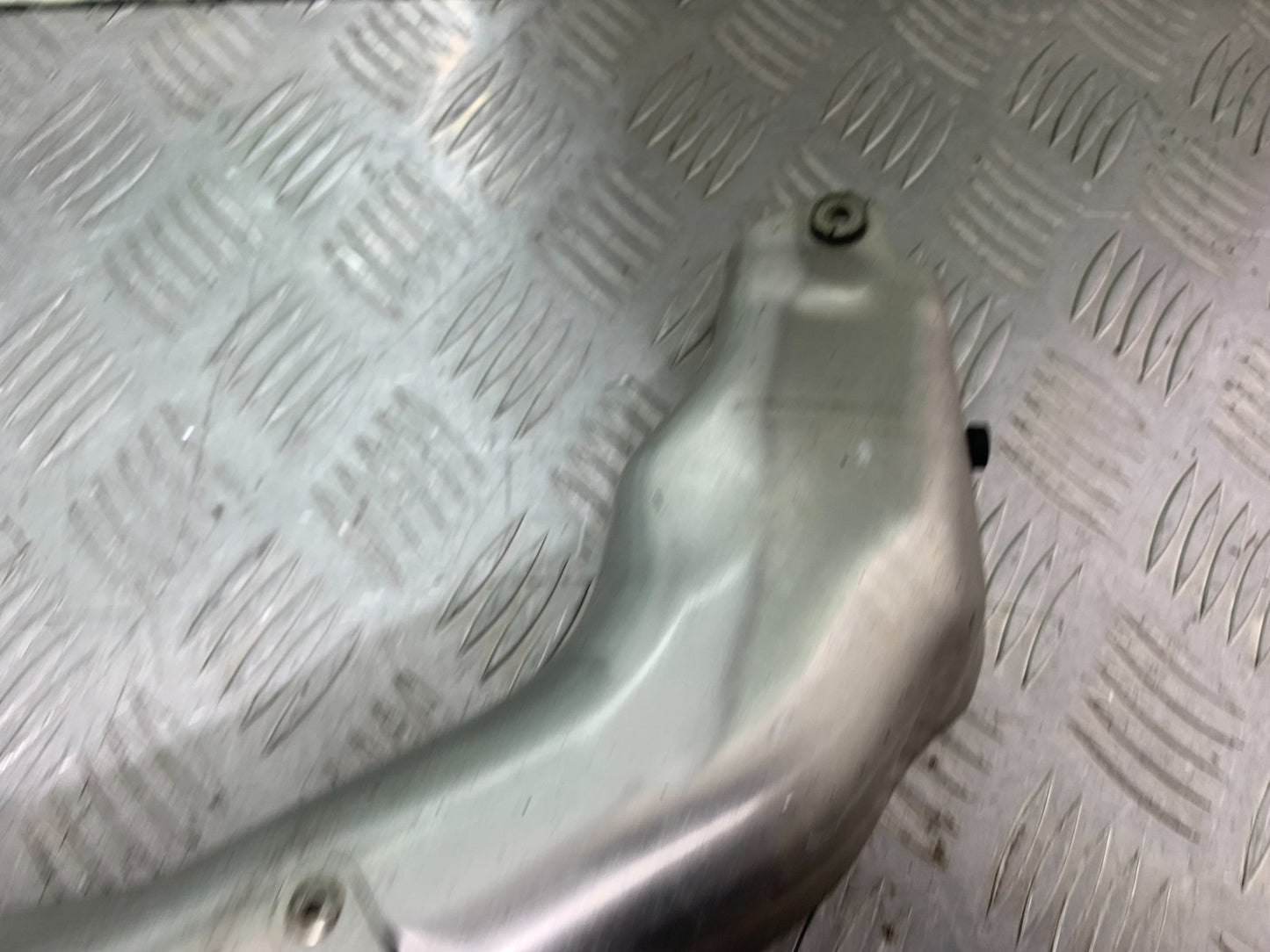 HONDA CBR1000 rr FIREBLADE EXHAUST SHIELD YEAR 2006 (CMB1220)
