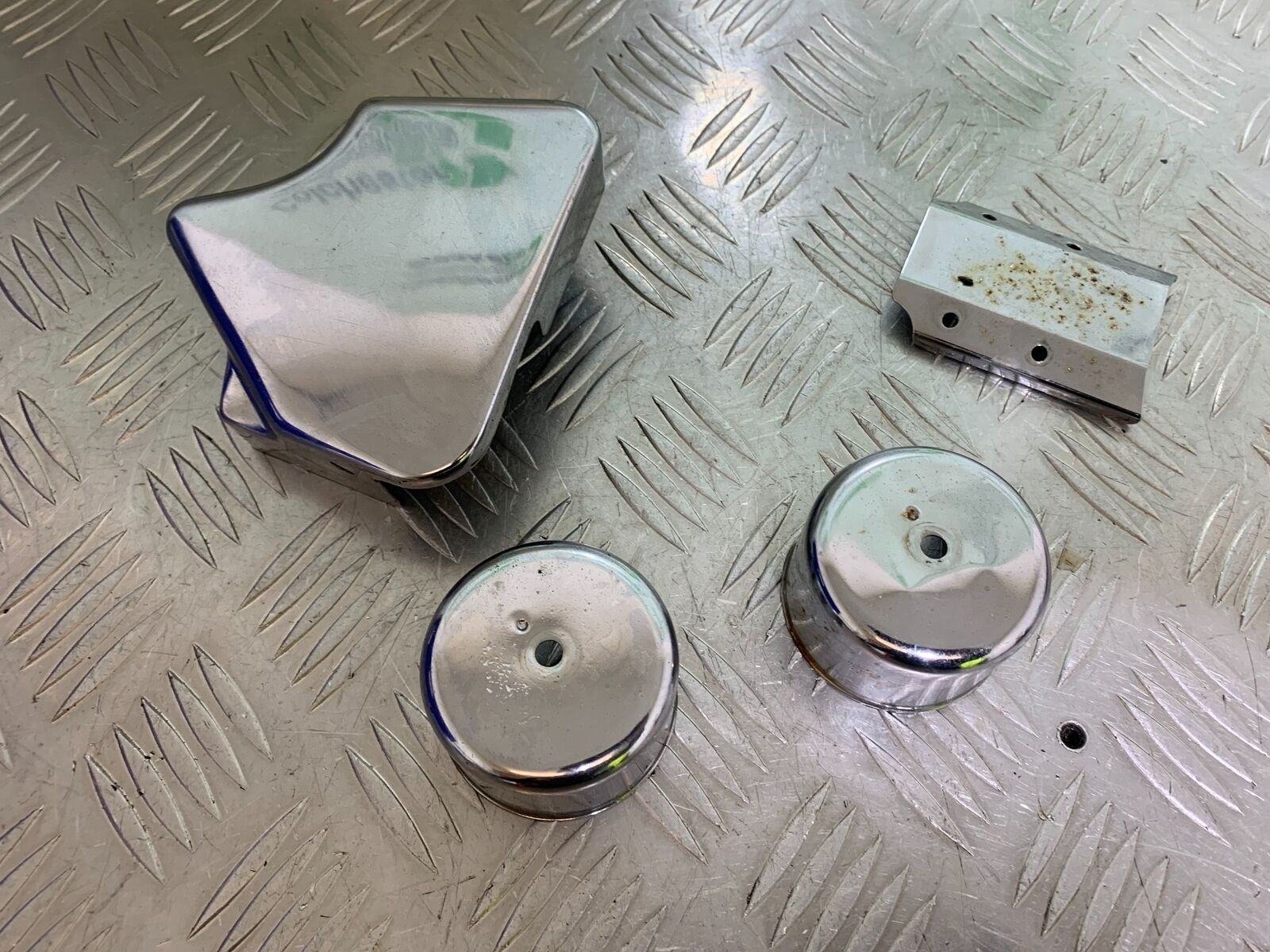 SUZUKI VS1400 VS 1400 INTRUDER CHROME COVERS   YEAR 1988 (CMB1077)