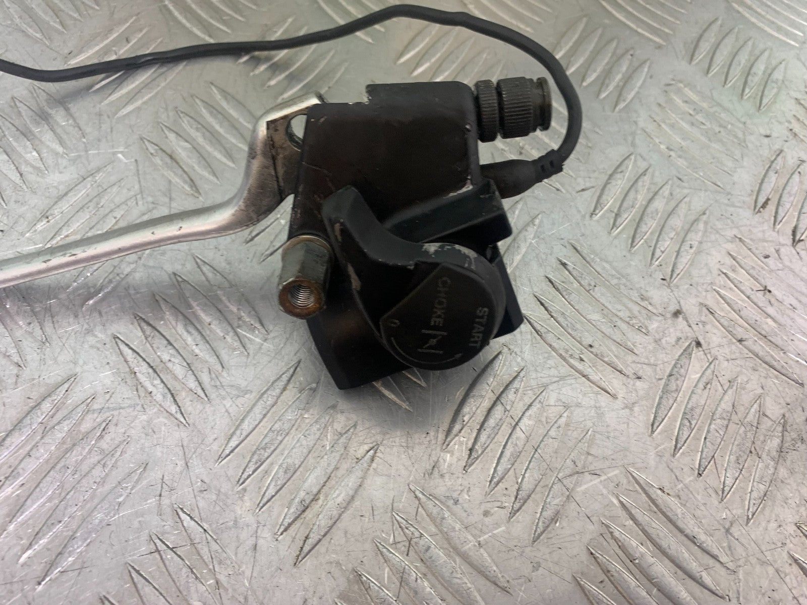BMW R850 R R850R CLUTCH LEVER AND BRACKET   YEAR 1994-2002 (CMB1170)