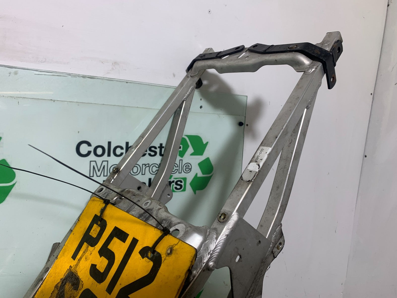 YAMAHA YZF1000 THUNDERACE FRAME REG LOG BOOK  YEAR 1997-2000 (CMB1204)