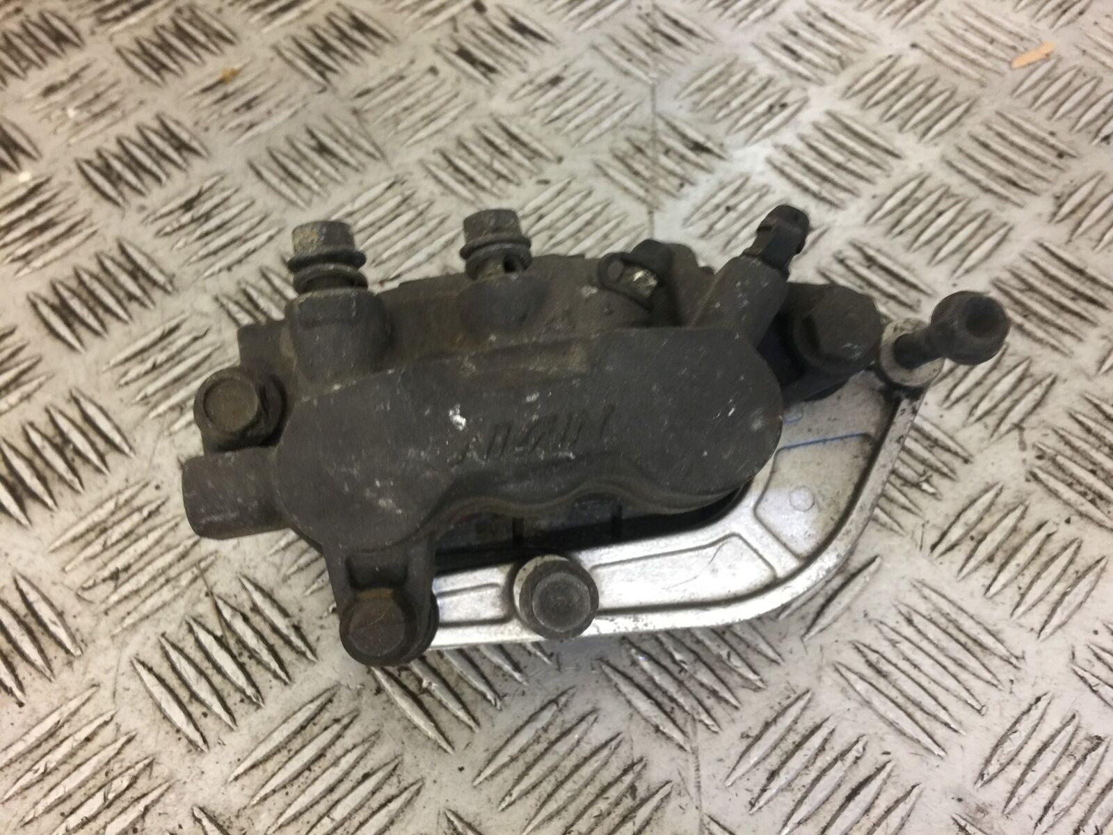 HONDA CBR1000 CBR 1000 FP FR FRONT RIGHT CALIPER  (STOCK 519)