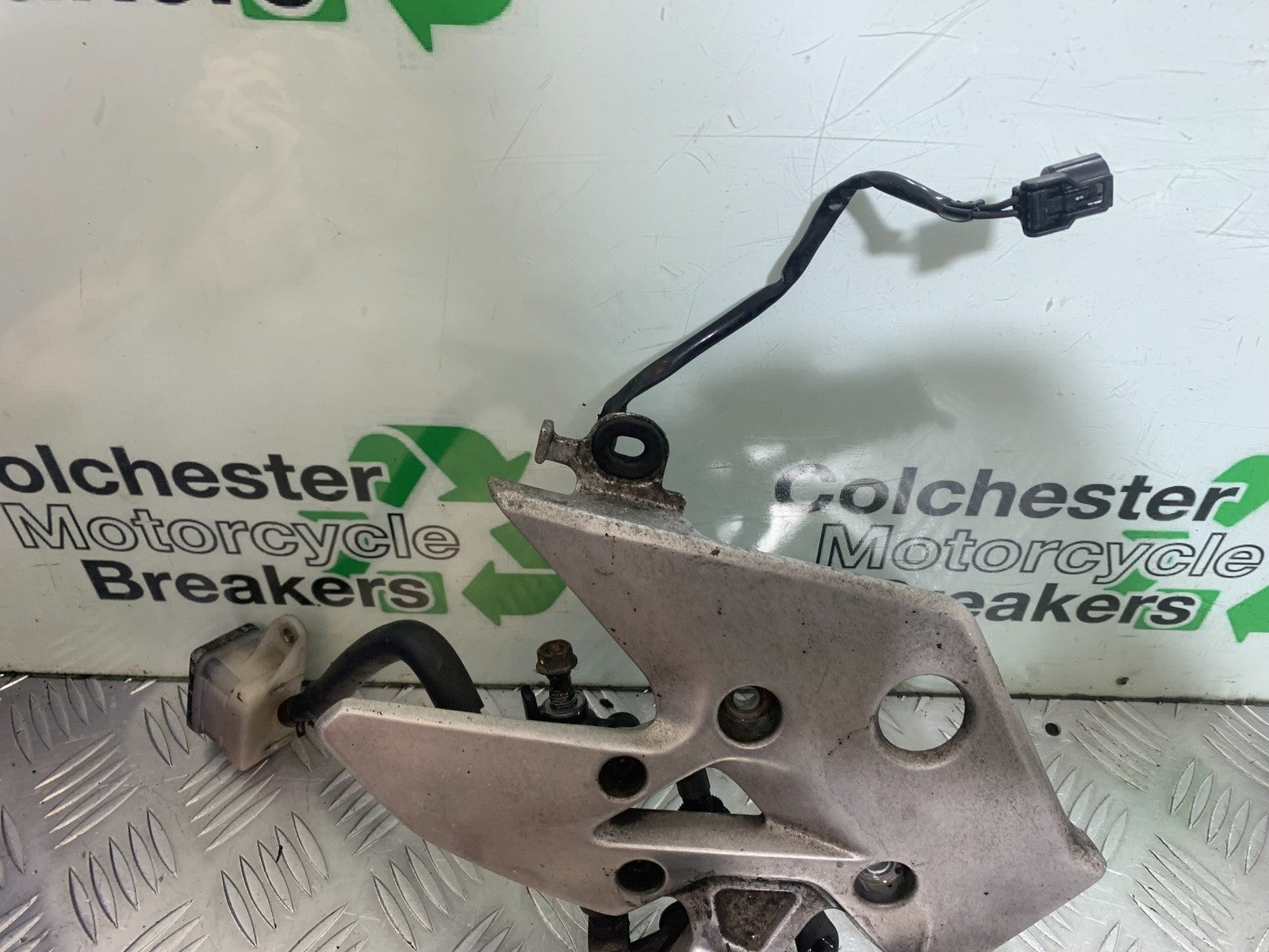 HONDA CB500 F CB500F FRONT RIGHT HANGER  YEAR 2013-2015  (CMB1235)