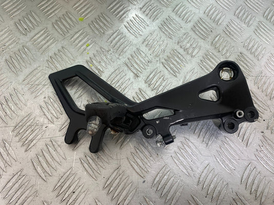 KTM RC125 RC 125 FRONT RIGHT HANGER 2014 2017 (CMB1199)