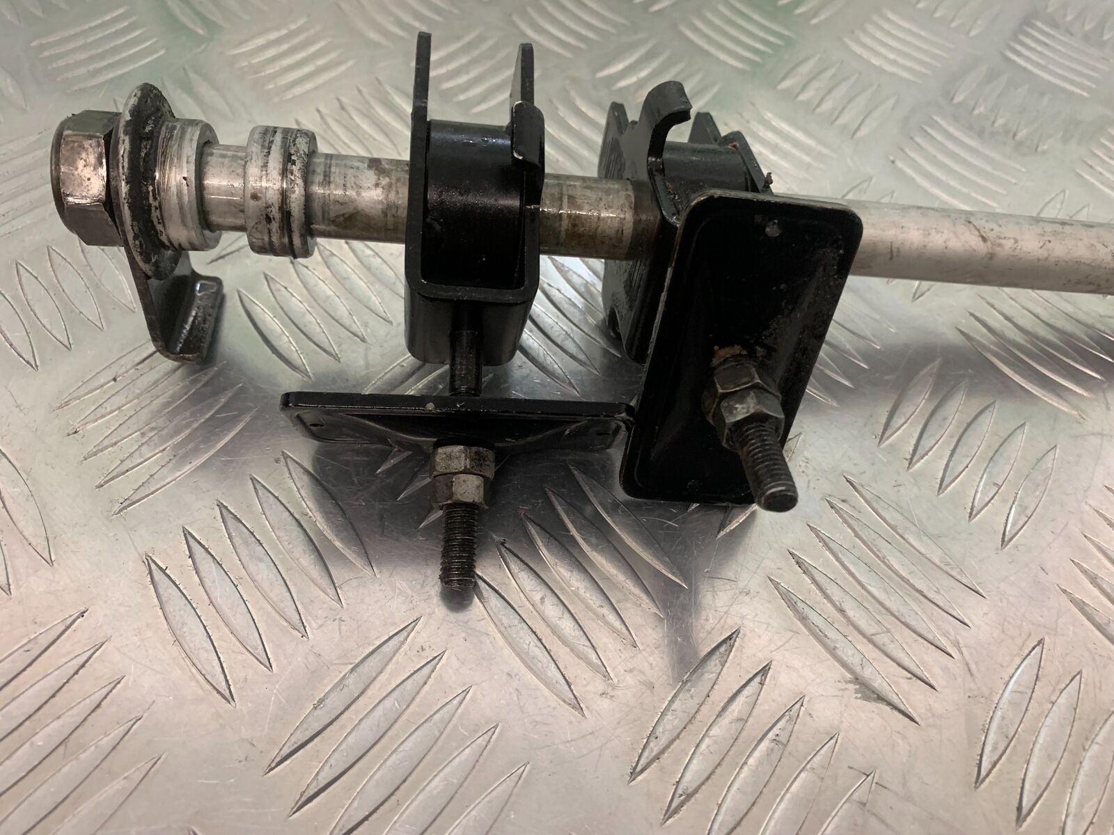 HONDA CBF600 CBF 600 SA-5 REAR WHEEL SPINDLE YEAR 2004 -07 (STOCK 965)